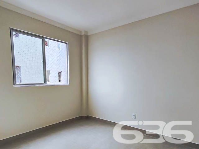 Descubra o privilégio de morar em Joinville, no elegante bairro Bom Retiro, com este apartamento excepcionalmente planejado para oferecer conforto e praticidade. Este imóvel é a escolha perfeita para quem busca uma vida de qualidade em um espaço moderno e aconchegante.

Este apartamento é composto por espaços bem distribuídos que incluem um dormitório, uma suíte, duas salas amplas que funcionam como sala de estar e jantar, duas cozinhas modernas totalmente equipadas, e duas sacadas com churrasqueiras, oferecendo vistas deslumbrantes do bairro. A qualidade do acabamento é evidente, com pisos de cerâmica de alta qualidade, janelas que garantem excelente iluminação natural e um ambiente tranquilo e privado.

Características Externas:

Garagem: Coberta, proporcionando segurança e comodidade
Localização: Rua pavimentada, facilitando o acesso a serviços e comércios locais
Segurança: Localizado em um edifício seguro, com acesso controlado, garantindo privacidade e proteção
O imóvel também conta com banheiros modernos e elegantes, destacando-se pelos acabamentos sofisticados e pela funcionalidade. A cozinha, coração deste lar, é destacada por armários planejados e design contemporâneo, perfeita para quem gosta de cozinhar e receber amigos.

Este apartamento não apenas oferece um espaço interior elegante e confortável, mas também está situado em um bairro tranquilo e acessível de Joinville, conhecido por sua atmosfera acolhedora e qualidade de vida.

Vantagens de Morar Aqui:

Proximidade a centros de compras, escolas de excelente qualidade e parques
Acesso rápido às principais vias da cidade
Comunidade segura e estruturada, ideal para todas as idades
 
636 NEGÓCIOS IMOBILIÁRIOS: A SUA MELHOR ESCOLHA
Com mais de 30 anos de experiência, a 636 Negócios Imobiliários é sua parceira ideal para encontrar o imóvel perfeito. Estamos prontos para ajudá-lo a fazer deste imóvel o seu novo lar.
 
Telefone: (47) 3451-0636
WhatsApp: (47) 99190-0636
 
Não perca esta oportunidade única. Visite nosso site para mais informações: i636.com.br