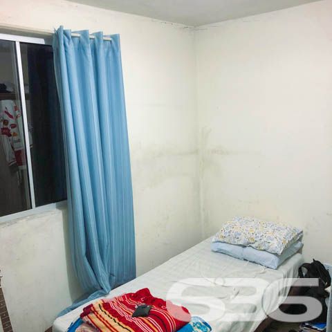 Descubra um novo lar em Joinville! Apresentamos este confortável apartamento de 53,09m² no bairro Iririú, uma região privilegiada com todos os serviços necessários ao alcance. Ideal para quem busca praticidade e conforto, este imóvel está situado em um prédio de esquina, garantindo fácil acesso e maior privacidade.
Composição: Possui duas aconchegantes salas de estar, que se integram harmoniosamente com a copa e a cozinha, criando um ambiente acolhedor e funcional. A cozinha está equipada com armários planejados, proporcionando organização e praticidade.
Dormitórios: Dois quartos acolhedores, ambos com espaço suficiente para camas de casal e armários, sendo um ambiente ideal para descanso e privacidade.
Banheiro: Com bom acabamento, oferece um espaço adequado para as necessidades diárias, equipado com box de vidro e armários para organização.
Garagem: Conta com uma vaga coberta, protegendo seu veículo das intempéries e garantindo segurança.
Vantagens de Viver Aqui:
Proximidade com supermercados, escolas, hospitais e parques, facilitando o dia a dia.
Acesso fácil a outras partes da cidade, com várias opções de transporte público.
Este imóvel é perfeito para quem busca um começo de vida independente, famílias pequenas ou investidores interessados em uma propriedade com alta potencial de valorização e locação. Não perca a chance de visitar e sentir o potencial deste lar! Entre em contato conosco na 636 Negócios Imobiliários e agende sua visita. Descubra como é fácil morar bem!
636 NEGÓCIOS IMOBILIÁRIOS: A SUA MELHOR ESCOLHA
Com mais de 30 anos de experiência, a 636 Negócios Imobiliários é sua parceira ideal para encontrar o imóvel perfeito. Estamos prontos para ajudá-lo a fazer deste imóvel o seu novo lar.
Telefone: (47) 3451-0636
WhatsApp: (47) 99190-0636
Não perca esta oportunidade única. Visite nosso site para mais informações: i636.com.br