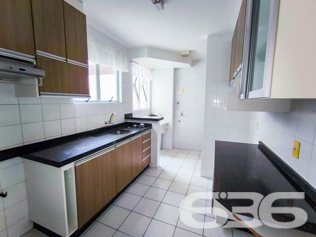 Apartamento à Venda no Bom Retiro – Joinville/SC
Descubra a oportunidade de morar em um dos bairros mais valorizados de Joinville! Este apartamento localizado no charmoso bairro Bom Retiro, é perfeito para quem busca conforto, praticidade e uma infraestrutura completa.
Com 105,89m² de área construída, o imóvel conta com uma planta funcional, composta por:
1 suíte + 2 dormitórios bem iluminados e ventilados;
Sala de estar e jantar integradas, criando um ambiente amplo e aconchegante;
Cozinha gourmet;
Sacada integrada, ideal para relaxar após um longo dia;
Área de serviço separada para maior praticidade;
2 banheiros bem distribuídos;
1 vaga de garagem coberta, garantindo segurança para seu veículo.
Destaques do Residencial:
Este condomínio oferece uma infraestrutura completa para sua família viver momentos incríveis sem sair de casa:
Piscina para aproveitar os dias quentes;
Quadra de esportes para a prática de atividades físicas;
Playground para a diversão das crianças;
Mini-mercado, trazendo conveniência ao seu dia a dia;
Salão de festas equipado, ideal para celebrar momentos especiais;
Jardins bem cuidados, proporcionando um toque de natureza ao ambiente.
Localização Estratégica:
Situado no bairro Bom Retiro, este apartamento está em uma localização privilegiada:
Próximo ao Shopping Garten e outras opções de lazer e compras;
Fácil acesso a vias principais, transporte público e serviços essenciais;
Perto de escolas, hospitais e centros comerciais, tornando sua rotina mais prática e confortável.
Por que escolher este imóvel?
Além de sua excelente localização e infraestrutura, este apartamento foi projetado para atender às necessidades de quem valoriza um lar espaçoso, moderno e em um ambiente tranquilo.
636 NEGÓCIOS IMOBILIÁRIOS: A SUA MELHOR ESCOLHA
Com mais de 30 anos de experiência, a 636 Negócios Imobiliários é sua parceira ideal para encontrar o imóvel perfeito. Estamos prontos para ajudá-lo a fazer deste imóvel o seu novo lar.
Telefone: (47) 3451-0636
WhatsApp: (47) 99190-0636
Não perca esta oportunidade única. Visite nosso site para mais informações: i636.com.br