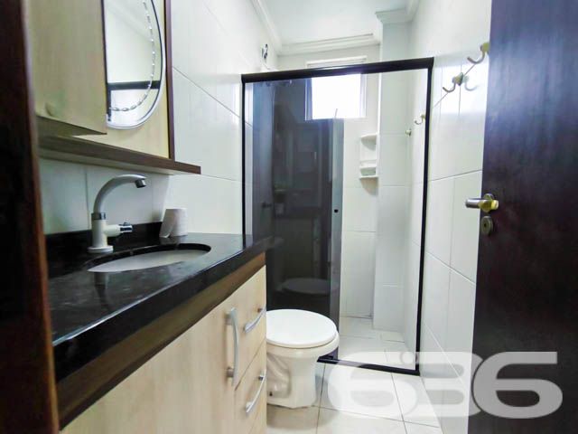 Descubra o lugar perfeito para chamar de lar com este encantador apartamento localizado no coração do Bairro Floresta em Joinville, SC. Com uma localização privilegiada e uma gama completa de comodidades, este imóvel oferece uma vida conveniente e confortável, ideal para quem busca praticidade e qualidade.

Este espaçoso apartamento de 71,19 m²,  apresenta um design moderno e funcional, com duas generosas salas de estar e jantar, uma cozinha planejada e integrada, proporcionando um ambiente acolhedor para receber amigos e familiares. Os dois dormitórios são bem iluminados e arejados, garantindo um espaço privativo e tranquilo.

A sacada com churrasqueira é um verdadeiro destaque, oferecendo uma vista deslumbrante para a rua e áreas de preservação, ideal para momentos de lazer e relaxamento. Complementam este belo apartamento, um banheiro elegante e funcional, uma área de serviço prática, e uma garagem coberta no piso de entrada, facilitando o acesso.

Este apartamento está a apenas 100 metros de supermercados, próximo a escolas, restaurantes e pontos de ônibus, tornando a logística diária extremamente conveniente. Além disso, o imóvel está próximo a vias de acesso, transporte público, escolas, hospitais e serviços públicos essenciais.

Valorize seu investimento com este apartamento desocupado e pronto para mudar. Com móveis de cozinha já instalados e condicionadores de ar inclusos, oferece um pacote completo para um estilo de vida prático e moderno. Além disso, o condomínio permite animais, garantindo que toda a família possa desfrutar deste espaço.

Este imóvel não só atende a todas as expectativas de conforto e localização como também representa uma oportunidade excepcional de moradia ou investimento em uma das áreas mais desejadas de Joinville. Não perca a chance de conhecer este apartamento que combina praticidade, beleza e uma localização estratégica. Agende sua visita hoje mesmo e venha descobrir por que este lugar pode ser o próximo capítulo na história da sua vida.
 
636 NEGÓCIOS IMOBILIÁRIOS: A SUA MELHOR ESCOLHA
Com mais de 30 anos de experiência, a 636 Negócios Imobiliários é sua parceira ideal para encontrar o imóvel perfeito. Estamos prontos para ajudá-lo a fazer deste imóvel o seu novo lar.
 
Telefone: (47) 3451-0636
WhatsApp: (47) 99190-0636
 
Não perca esta oportunidade única. Visite nosso site para mais informações: i636.com.br