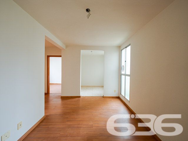 Descubra seu próximo lar no coração de Joinville, onde praticidade e lazer se encontram em perfeita harmonia. Apresentamos este exclusivo apartamento no bairro Floresta, concebido para proporcionar conforto e qualidade de vida em cada detalhe. Com 59,81m² de área privativa, o imóvel foi projetado para atender às necessidades da vida moderna.
Este apartamento conta com 2 dormitórios acolhedores, perfeitos para famílias que buscam conforto e privacidade. A cozinha prática se abre para uma ampla sala de estar e jantar, criando um ambiente ideal para momentos de relaxamento e convivência. As amplas janelas proporcionam excelente iluminação natural, ampliando visualmente os espaços e oferecendo uma atmosfera agradável ao longo do dia.
O condomínio é um verdadeiro oásis urbano, oferecendo lazer completo com piscinas adulto e infantil, quadra esportiva para práticas variadas, além de um espaço gourmet e salão de festas, perfeitos para receber amigos e familiares. Para os momentos ao ar livre, uma área de festa com churrasqueira está disponível, ideal para desfrutar dos dias ensolarados.
Situado em uma localização privilegiada, o imóvel está cercado por uma infraestrutura comercial completa. Acesso fácil e rápido a importantes pontos comerciais como Supermercado, Pizzaria, e várias escolas, garante conveniência para suas necessidades diárias. A proximidade com a BR-101 e SC-418 assegura mobilidade e praticidade para se deslocar por toda a cidade.
Este imóvel não é apenas um espaço, é um estilo de vida. Ideal para quem busca tranquilidade sem abrir mão da conveniência, o apartamento no bairro Floresta é uma excelente escolha para quem deseja investir em qualidade de vida. Com a garantia de uma construção sólida e todas as vantagens de um condomínio fechado, este apartamento é perfeito para você começar um novo capítulo.
Visite e encante-se com o potencial deste imóvel, onde cada detalhe foi pensado para proporcionar conforto e satisfação. A 636 Negócios Imobiliários oferece mais do que imóveis; entregamos lares onde histórias são construídas. Agende sua visita e venha conhecer o cenário ideal para o próximo capítulo da sua vida.
636 NEGÓCIOS IMOBILIÁRIOS: A SUA MELHOR ESCOLHA
Com mais de 30 anos de experiência, a 636 Negócios Imobiliários é sua parceira ideal para encontrar o imóvel perfeito. Estamos prontos para ajudá-lo a fazer deste imóvel o seu novo lar.
Telefone: (47) 3451-0636
WhatsApp: (47) 99190-0636
Não perca esta oportunidade única. Visite nosso site para mais informações: i636.com.br