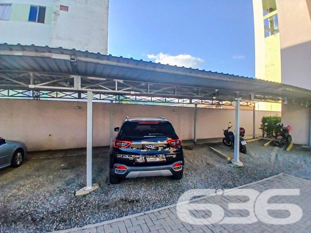Descubra a harmonia perfeita entre conforto, estilo e localização com este excepcional apartamento no coração de Joinville, SC. Situado no dinâmico bairro Aventureiro, este imóvel não só oferece um estilo de vida prático e moderno, mas também a tranquilidade de estar bem conectado com tudo que você precisa.
Este belíssimo apartamento, possui uma área total de 62,14 m², perfeitamente distribuídos para garantir conforto e funcionalidade. Com uma vaga de garagem coberta e localização privilegiada em uma esquina, o imóvel oferece facilidade de acesso e uma vista deslumbrante do pôr do sol que pode ser apreciada da sacada na suíte.
Internamente, o apartamento se destaca por seu acabamento de alto padrão. O rebaixo de gesso em todos os cômodos cria uma atmosfera elegante e moderna, complementada pela iluminação indireta que destaca cada detalhe do espaço. Os móveis embutidos, que permanecem no imóvel, são de excelente qualidade e foram pensados para maximizar cada metro quadrado disponível.
A sala de estar é espaçosa e se integra harmoniosamente com a copa e cozinha, formando um ambiente perfeito para receber amigos e familiares. A cozinha, prática e funcional, é equipada com armários planejados e uma moderna sacada com churrasqueira, ideal para desfrutar de momentos relaxantes e confraternizações.
O apartamento conta ainda com dois banheiros com ventilação natural, oferecendo um ambiente mais saudável e agradável. A suíte principal, além de espaçosa, possui acesso a uma sacada privativa.
Além das qualidades internas, o imóvel é cercado por uma infraestrutura completa. Com vigilância eletrônica e cerca elétrica, você e sua família desfrutarão de segurança e tranquilidade. A proximidade com vias de acesso, shopping centers, transporte público, escolas e serviços públicos essenciais assegura que todas as suas necessidades estarão ao alcance.
Este apartamento é uma verdadeira joia em Joinville, combinando beleza, conforto e conveniência para criar um lar ideal. Venha conhecer e se apaixonar por cada detalhe. Sua nova vida começa aqui, em um lugar onde cada dia pode ser uma nova descoberta.
636 NEGÓCIOS IMOBILIÁRIOS: A SUA MELHOR ESCOLHA
Com mais de 30 anos de experiência, a 636 Negócios Imobiliários é sua parceira ideal para encontrar o imóvel perfeito. Estamos prontos para ajudá-lo a fazer deste imóvel o seu novo lar.
Telefone: (47) 3451-0636
WhatsApp: (47) 99190-0636
Não perca esta oportunidade única. Visite nosso site para mais informações: i636.com.br