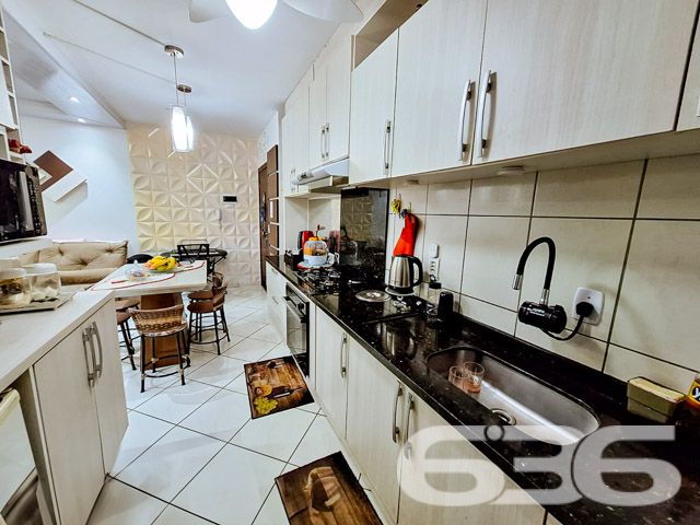 Apartamento no coração de Joinville, no bairro Fátima, estuda permuta. Com uma localização privilegiada em esquina, esse imóvel oferece acessibilidade e conforto, perfeito para quem busca um lar moderno e funcional.

Este apartamento destaca-se por sua arquitetura inteligente e design interior acolhedor. Com 70,44 m² de área útil, o espaço é bem distribuído, incluindo uma sacada com churrasqueira que oferecem um ambiente ideal para relaxar e receber amigos. A área social é integrada, unindo a sala de estar, copa e cozinha em um ambiente convidativo e prático, com móveis planejados e acabamento de alta qualidade. A cozinha é moderna e funcional, perfeita para quem gosta de cozinhar.

O apartamento possui dois dormitórios, cada um com seu próprio apelo e conforto. O quarto principal é espaçoso, podendo facilmente acomodar uma cama de casal e possui armários embutidos, proporcionando um ótimo aproveitamento do espaço. O segundo quarto é igualmente acolhedor, ideal para famílias ou para ser utilizado como escritório.

A infraestrutura do apartamento inclui ainda um banheiro bem equipado e uma área de serviço funcional, garantindo a organização e facilidade na rotina doméstica.

Localizado em uma rua pavimentada e segura, o acesso a serviços, comércios e lazer é facilitado, agregando qualidade de vida aos moradores. Este apartamento não só atende a todas as necessidades modernas de moradia como também representa uma excelente oportunidade de investimento em uma área valorizada e em constante desenvolvimento.

Com mais de 30 anos de experiência no mercado imobiliário, a 636 Negócios Imobiliários tem o prazer de apresentar este exclusivo apartamento. Valorizamos a excelência e a satisfação do cliente, oferecendo não apenas um imóvel, mas um verdadeiro lar. Venha conhecer e se encantar com cada detalhe pensado para o seu conforto e bem-estar. Agende sua visita e descubra seu novo endereço em Joinville, no bairro Fátima.

Este imóvel representa a combinação perfeita de estilo, conforto e localização, ideal para quem busca qualidade de vida e praticidade. Não perca essa oportunidade de investir em um lar especial e bem localizado.
 
636 NEGÓCIOS IMOBILIÁRIOS: A SUA MELHOR ESCOLHA
Com mais de 30 anos de experiência, a 636 Negócios Imobiliários é sua parceira ideal para encontrar o imóvel perfeito. Estamos prontos para ajudá-lo a fazer deste imóvel o seu novo lar.
 
Telefone: (47) 3451-0636
WhatsApp: (47) 99190-0636
 
Não perca esta oportunidade única. Visite nosso site para mais informações: i636.com.br