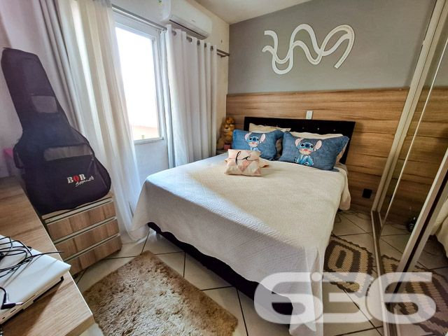Apartamento no coração de Joinville, no bairro Fátima, estuda permuta. Com uma localização privilegiada em esquina, esse imóvel oferece acessibilidade e conforto, perfeito para quem busca um lar moderno e funcional.

Este apartamento destaca-se por sua arquitetura inteligente e design interior acolhedor. Com 70,44 m² de área útil, o espaço é bem distribuído, incluindo uma sacada com churrasqueira que oferecem um ambiente ideal para relaxar e receber amigos. A área social é integrada, unindo a sala de estar, copa e cozinha em um ambiente convidativo e prático, com móveis planejados e acabamento de alta qualidade. A cozinha é moderna e funcional, perfeita para quem gosta de cozinhar.

O apartamento possui dois dormitórios, cada um com seu próprio apelo e conforto. O quarto principal é espaçoso, podendo facilmente acomodar uma cama de casal e possui armários embutidos, proporcionando um ótimo aproveitamento do espaço. O segundo quarto é igualmente acolhedor, ideal para famílias ou para ser utilizado como escritório.

A infraestrutura do apartamento inclui ainda um banheiro bem equipado e uma área de serviço funcional, garantindo a organização e facilidade na rotina doméstica.

Localizado em uma rua pavimentada e segura, o acesso a serviços, comércios e lazer é facilitado, agregando qualidade de vida aos moradores. Este apartamento não só atende a todas as necessidades modernas de moradia como também representa uma excelente oportunidade de investimento em uma área valorizada e em constante desenvolvimento.

Com mais de 30 anos de experiência no mercado imobiliário, a 636 Negócios Imobiliários tem o prazer de apresentar este exclusivo apartamento. Valorizamos a excelência e a satisfação do cliente, oferecendo não apenas um imóvel, mas um verdadeiro lar. Venha conhecer e se encantar com cada detalhe pensado para o seu conforto e bem-estar. Agende sua visita e descubra seu novo endereço em Joinville, no bairro Fátima.

Este imóvel representa a combinação perfeita de estilo, conforto e localização, ideal para quem busca qualidade de vida e praticidade. Não perca essa oportunidade de investir em um lar especial e bem localizado.
 
636 NEGÓCIOS IMOBILIÁRIOS: A SUA MELHOR ESCOLHA
Com mais de 30 anos de experiência, a 636 Negócios Imobiliários é sua parceira ideal para encontrar o imóvel perfeito. Estamos prontos para ajudá-lo a fazer deste imóvel o seu novo lar.
 
Telefone: (47) 3451-0636
WhatsApp: (47) 99190-0636
 
Não perca esta oportunidade única. Visite nosso site para mais informações: i636.com.br