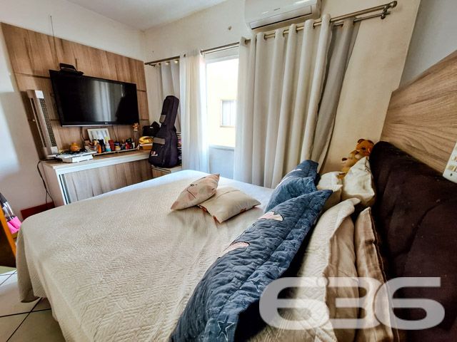 Apartamento no coração de Joinville, no bairro Fátima, estuda permuta. Com uma localização privilegiada em esquina, esse imóvel oferece acessibilidade e conforto, perfeito para quem busca um lar moderno e funcional.

Este apartamento destaca-se por sua arquitetura inteligente e design interior acolhedor. Com 70,44 m² de área útil, o espaço é bem distribuído, incluindo uma sacada com churrasqueira que oferecem um ambiente ideal para relaxar e receber amigos. A área social é integrada, unindo a sala de estar, copa e cozinha em um ambiente convidativo e prático, com móveis planejados e acabamento de alta qualidade. A cozinha é moderna e funcional, perfeita para quem gosta de cozinhar.

O apartamento possui dois dormitórios, cada um com seu próprio apelo e conforto. O quarto principal é espaçoso, podendo facilmente acomodar uma cama de casal e possui armários embutidos, proporcionando um ótimo aproveitamento do espaço. O segundo quarto é igualmente acolhedor, ideal para famílias ou para ser utilizado como escritório.

A infraestrutura do apartamento inclui ainda um banheiro bem equipado e uma área de serviço funcional, garantindo a organização e facilidade na rotina doméstica.

Localizado em uma rua pavimentada e segura, o acesso a serviços, comércios e lazer é facilitado, agregando qualidade de vida aos moradores. Este apartamento não só atende a todas as necessidades modernas de moradia como também representa uma excelente oportunidade de investimento em uma área valorizada e em constante desenvolvimento.

Com mais de 30 anos de experiência no mercado imobiliário, a 636 Negócios Imobiliários tem o prazer de apresentar este exclusivo apartamento. Valorizamos a excelência e a satisfação do cliente, oferecendo não apenas um imóvel, mas um verdadeiro lar. Venha conhecer e se encantar com cada detalhe pensado para o seu conforto e bem-estar. Agende sua visita e descubra seu novo endereço em Joinville, no bairro Fátima.

Este imóvel representa a combinação perfeita de estilo, conforto e localização, ideal para quem busca qualidade de vida e praticidade. Não perca essa oportunidade de investir em um lar especial e bem localizado.
 
636 NEGÓCIOS IMOBILIÁRIOS: A SUA MELHOR ESCOLHA
Com mais de 30 anos de experiência, a 636 Negócios Imobiliários é sua parceira ideal para encontrar o imóvel perfeito. Estamos prontos para ajudá-lo a fazer deste imóvel o seu novo lar.
 
Telefone: (47) 3451-0636
WhatsApp: (47) 99190-0636
 
Não perca esta oportunidade única. Visite nosso site para mais informações: i636.com.br