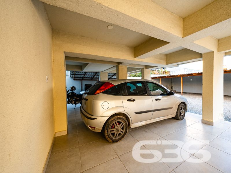 Apartamento à venda no bairro Itaum em Joinville/SC — pronto para morar, com excelente acabamento e localização estratégica!
Se você procura um imóvel funcional, moderno e com ótima relação custo-benefício, este apartamento com 77,73m² de área privativa pode ser a escolha ideal! Localizado em um edifício de esquina, em rua pavimentada e de fácil acesso no bairro Itaum, este apartamento reúne praticidade, conforto e segurança para a sua rotina.
A unidade conta ainda com 1 vaga de garagem coberta, portão eletrônico, interfone, e o condomínio é cercado e murado, oferecendo segurança para sua família. Além disso, o imóvel aceita animais de estimação e está próximo de tudo que você precisa: escolas, mercados, farmácias, transporte público, unidades de saúde e principais vias de acesso da cidade.
Este apartamento une qualidade construtiva e excelente estado de conservação. O edifício possui poucas unidades, garantindo privacidade e tranquilidade aos moradores.
Entre em contato com a 636 Negócios Imobiliários e agende sua visita! Nossa equipe especializada está pronta para apresentar todos os detalhes e ajudar você a realizar um excelente negócio.
636 NEGÓCIOS IMOBILIÁRIOS: A SUA MELHOR ESCOLHA
Com mais de 30 anos de experiência, a 636 Negócios Imobiliários é sua parceira ideal para encontrar o imóvel perfeito. Estamos prontos para ajudá-lo a fazer deste imóvel o seu novo lar.
Telefone: (47) 3451-0636
WhatsApp: (47) 99190-0636
Não perca esta oportunidade única. Visite nosso site para mais informações: i636.com.br