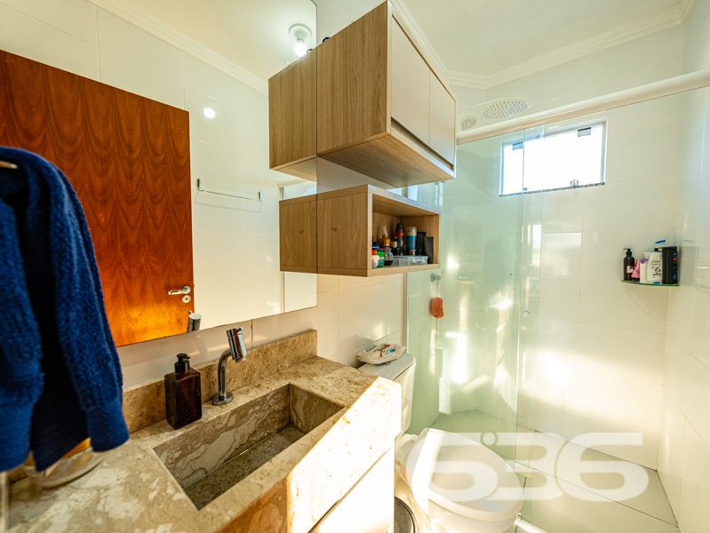 Apartamento à venda no bairro Itaum em Joinville/SC — pronto para morar, com excelente acabamento e localização estratégica!
Se você procura um imóvel funcional, moderno e com ótima relação custo-benefício, este apartamento com 77,73m² de área privativa pode ser a escolha ideal! Localizado em um edifício de esquina, em rua pavimentada e de fácil acesso no bairro Itaum, este apartamento reúne praticidade, conforto e segurança para a sua rotina.
A unidade conta ainda com 1 vaga de garagem coberta, portão eletrônico, interfone, e o condomínio é cercado e murado, oferecendo segurança para sua família. Além disso, o imóvel aceita animais de estimação e está próximo de tudo que você precisa: escolas, mercados, farmácias, transporte público, unidades de saúde e principais vias de acesso da cidade.
Este apartamento une qualidade construtiva e excelente estado de conservação. O edifício possui poucas unidades, garantindo privacidade e tranquilidade aos moradores.
Entre em contato com a 636 Negócios Imobiliários e agende sua visita! Nossa equipe especializada está pronta para apresentar todos os detalhes e ajudar você a realizar um excelente negócio.
636 NEGÓCIOS IMOBILIÁRIOS: A SUA MELHOR ESCOLHA
Com mais de 30 anos de experiência, a 636 Negócios Imobiliários é sua parceira ideal para encontrar o imóvel perfeito. Estamos prontos para ajudá-lo a fazer deste imóvel o seu novo lar.
Telefone: (47) 3451-0636
WhatsApp: (47) 99190-0636
Não perca esta oportunidade única. Visite nosso site para mais informações: i636.com.br