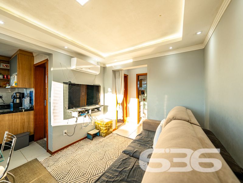 Apartamento à venda no bairro Itaum em Joinville/SC — pronto para morar, com excelente acabamento e localização estratégica!
Se você procura um imóvel funcional, moderno e com ótima relação custo-benefício, este apartamento com 77,73m² de área privativa pode ser a escolha ideal! Localizado em um edifício de esquina, em rua pavimentada e de fácil acesso no bairro Itaum, este apartamento reúne praticidade, conforto e segurança para a sua rotina.
A unidade conta ainda com 1 vaga de garagem coberta, portão eletrônico, interfone, e o condomínio é cercado e murado, oferecendo segurança para sua família. Além disso, o imóvel aceita animais de estimação e está próximo de tudo que você precisa: escolas, mercados, farmácias, transporte público, unidades de saúde e principais vias de acesso da cidade.
Este apartamento une qualidade construtiva e excelente estado de conservação. O edifício possui poucas unidades, garantindo privacidade e tranquilidade aos moradores.
Entre em contato com a 636 Negócios Imobiliários e agende sua visita! Nossa equipe especializada está pronta para apresentar todos os detalhes e ajudar você a realizar um excelente negócio.
636 NEGÓCIOS IMOBILIÁRIOS: A SUA MELHOR ESCOLHA
Com mais de 30 anos de experiência, a 636 Negócios Imobiliários é sua parceira ideal para encontrar o imóvel perfeito. Estamos prontos para ajudá-lo a fazer deste imóvel o seu novo lar.
Telefone: (47) 3451-0636
WhatsApp: (47) 99190-0636
Não perca esta oportunidade única. Visite nosso site para mais informações: i636.com.br
