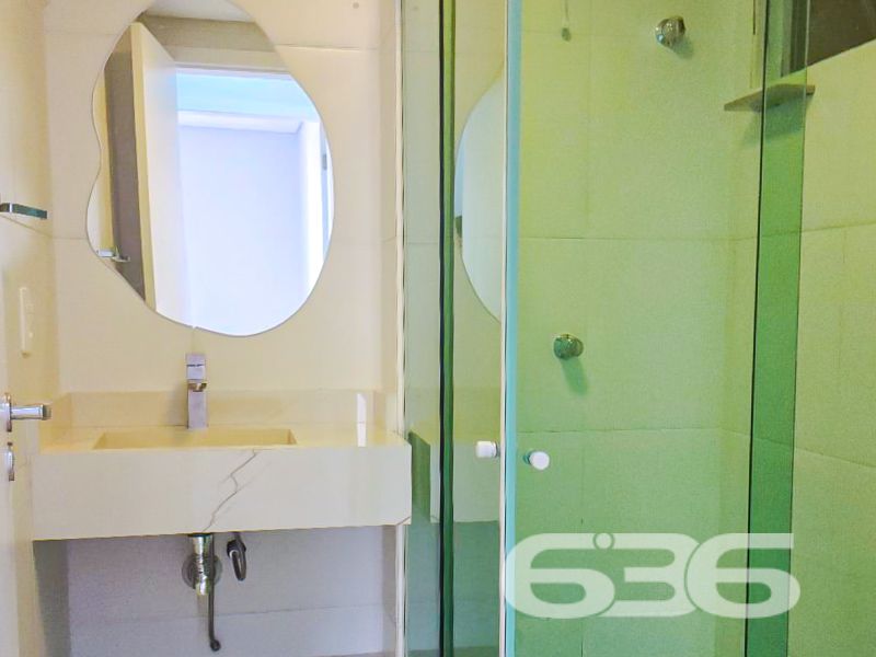 Conforto, estrutura e segurança em um só lugar! Descubra seu novo lar no Vila Nova, Joinville/SC!

Apresentamos este excelente apartamento com 62,63m² de área, pronto para morar! Localizado no bairro Vila Nova, em rua pavimentada, o imóvel está inserido em um dos conjuntos residenciais mais bem planejados da região, com estrutura em alvenaria convencional e diversos diferenciais que valorizam o bem-estar e a segurança.

O apartamento é composto por 2 dormitórios, banheiro social, sacada com churrasqueira, sala de estar e jantar integradas à cozinha, criando um ambiente amplo e funcional. A cozinha conta com móveis planejados sob medida, modernos e bem distribuídos.

Destaques adicionais:

Construção sólida com estrutura convencional
Ampla sacada com churrasqueira
Vaga de garagem vinculada
Excelente iluminação natural

Um imóvel que oferece o equilíbrio perfeito entre funcionalidade, segurança e localização estratégica, com fácil acesso a comércios, escolas, transporte público e serviços essenciais.

Agende sua visita com a 636 Negócios Imobiliários e conheça de perto este ótimo investimento no bairro Vila Nova!
 
636 NEGÓCIOS IMOBILIÁRIOS: A SUA MELHOR ESCOLHA
Com mais de 30 anos de experiência, a 636 Negócios Imobiliários é sua parceira ideal para encontrar o imóvel perfeito. Estamos prontos para ajudá-lo a fazer deste imóvel o seu novo lar.
 
Telefone: (47) 3451-0636
WhatsApp: (47) 99190-0636
 
Não perca esta oportunidade única. Visite nosso site para mais informações: i636.com.br