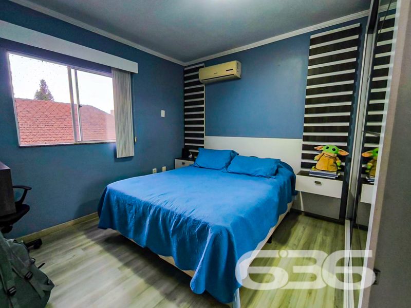 Conforto, praticidade e localização estratégica em Joinville: conheça este encantador apartamento no Guanabara!
Se você está em busca de um apartamento completo, aconchegante, pronto para morar e com excelente custo-benefício, esta é a oportunidade ideal!
Localizado no coração do bairro Guanabara — um dos mais tradicionais e valorizados de Joinville — este apartamento de 65,40m² une funcionalidade, bom gosto e conveniência.
A área social conta com uma sala de estar e jantar integradas à cozinha, que possui móveis planejados, bancada em granito e excelente iluminação natural. O ambiente é harmonioso e ideal para receber visitas, com uma charmosa sacada que oferece ventilação cruzada e espaço para relaxar com privacidade.
São 2 dormitórios, sendo o principal já equipado com móveis sob medida, ar-condicionado e excelente armário embutido com portas espelhadas. O segundo dormitório é versátil, ideal para crianças, escritório ou quarto de hóspedes, e também conta com ar-condicionado.
O condomínio oferece 1 vagas de garagem cobertas, garantindo segurança e conforto para sua família. O acesso ao condomínio é facilitado por portão eletrônico, interfone e segurança perimetral, além de contar com uma estrutura murada, proporcionando mais tranquilidade no dia a dia.
Próximo a escolas, supermercados, farmácias, verdureiras, transporte público e comércios essenciais;
Fácil acesso ao centro de Joinville e às principais vias da cidade.
Este apartamento é perfeito para quem deseja morar bem, com segurança, conforto e em uma localização que valoriza sua rotina. Ideal tanto para morar quanto para investir!
Agende agora mesmo uma visita com um dos corretores da 636 Negócios Imobiliários e encante-se com o seu novo lar!
636 NEGÓCIOS IMOBILIÁRIOS: A SUA MELHOR ESCOLHA
Com mais de 30 anos de experiência, a 636 Negócios Imobiliários é sua parceira ideal para encontrar o imóvel perfeito. Estamos prontos para ajudá-lo a fazer deste imóvel o seu novo lar.
Telefone: (47) 3451-0636
WhatsApp: (47) 99190-0636
Não perca esta oportunidade única. Visite nosso site para mais informações: i636.com.br