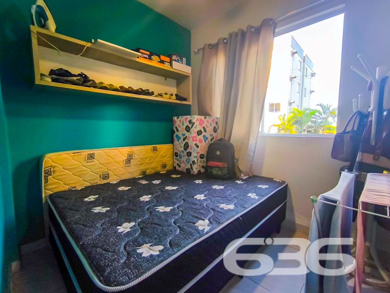 Seu novo lar no Costa e Silva: conforto, praticidade e localização estratégica em Joinville!

Este apartamento é a escolha perfeita para quem busca qualidade de vida, praticidade no dia a dia e excelente custo-benefício. Localizado no tradicional bairro Costa e Silva, em rua pavimentada e com fácil acesso às principais vias da cidade, este imóvel entrega tudo o que você procura para viver bem com a sua família.

Com 70 m² de área, o apartamento possui uma planta funcional e bem distribuída. São 3 dormitórios, sendo o principal com ar-condicionado e móveis sob medida. Um dos quartos foi transformado em closet, oferecendo versatilidade e organização. O ambiente social é integrado, conectando sala de estar, sala de jantar e a cozinha planejada — tudo com muita iluminação natural e ventilação cruzada, trazendo conforto térmico e charme ao espaço.

A sacada é um convite para os momentos de tranquilidade, enquanto a cozinha conta com móveis sob medida que permanecem no imóvel, agregando ainda mais valor à aquisição. 

O condomínio oferece infraestrutura completa: área de festas, piscina, quadra esportiva, gazebo e vigilância eletrônica, ideal para quem valoriza lazer e segurança. O apartamento conta com 1 vaga de garagem coberta, com possibilidade de uso de vagas rotativas no pátio interno.

Permite animais, está perto de escolas, hospitais, supermercados, shopping e transporte público. Tudo isso em um bairro valorizado e em constante desenvolvimento.

Não perca essa oportunidade! Agende sua visita com um dos nossos corretores da 636 Negócios Imobiliários e venha conhecer de perto esse excelente imóvel!
 
636 NEGÓCIOS IMOBILIÁRIOS: A SUA MELHOR ESCOLHA
Com mais de 30 anos de experiência, a 636 Negócios Imobiliários é sua parceira ideal para encontrar o imóvel perfeito. Estamos prontos para ajudá-lo a fazer deste imóvel o seu novo lar.
 
Telefone: (47) 3451-0636
WhatsApp: (47) 99190-0636
 
Não perca esta oportunidade única. Visite nosso site para mais informações: i636.com.br