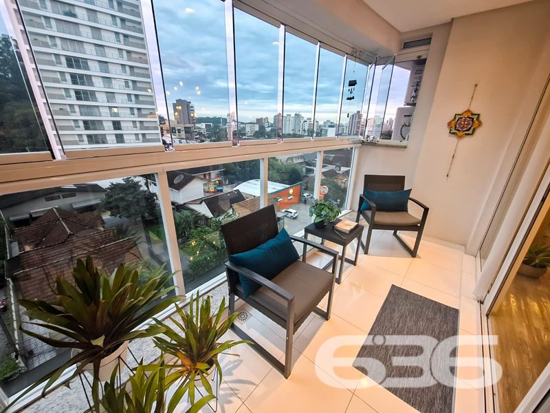 Apartamento mobiliado à venda no Anita Garibaldi –