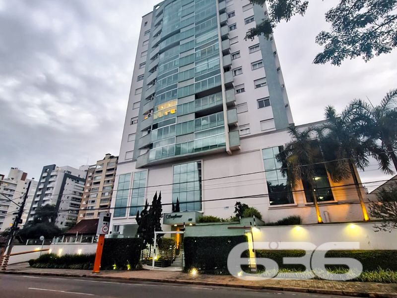 Apartamento mobiliado à venda no Anita Garibaldi –