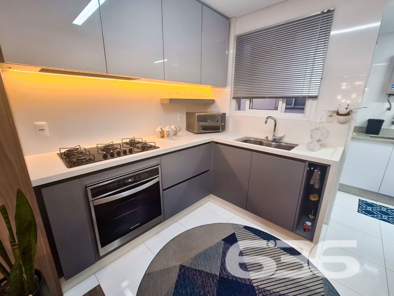 Apartamento mobiliado à venda no Anita Garibaldi –