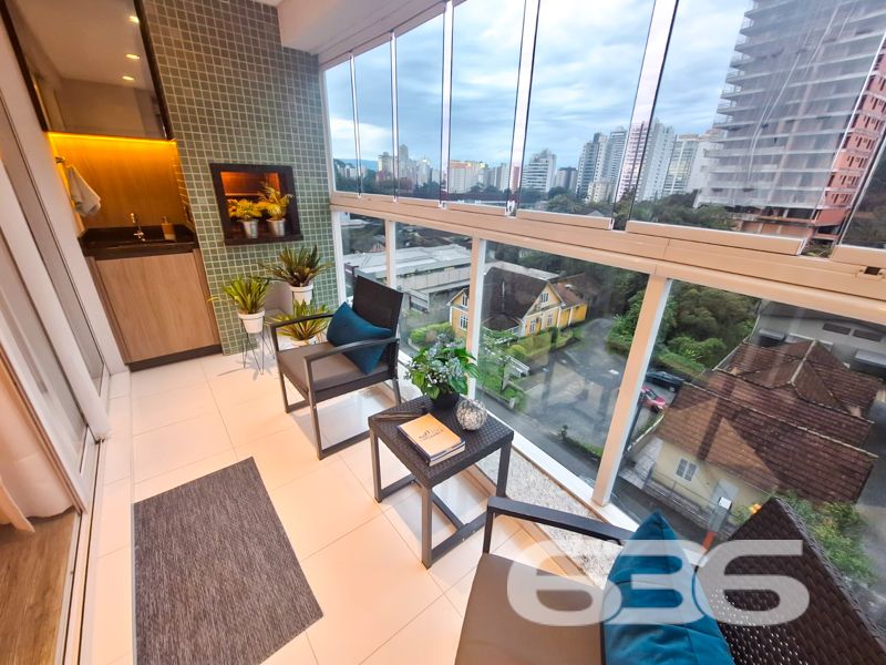 Apartamento mobiliado à venda no Anita Garibaldi –