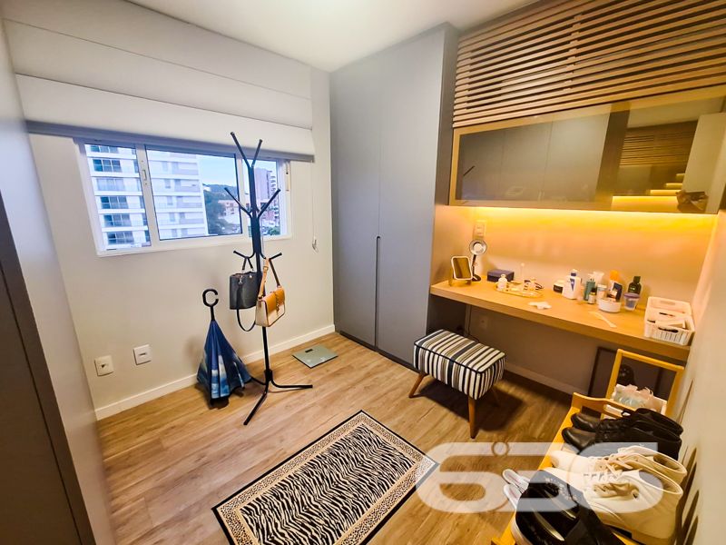 Apartamento mobiliado à venda no Anita Garibaldi –