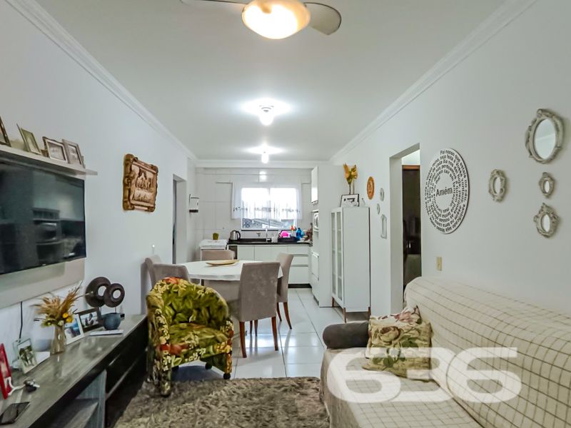 Apartamento à venda no Comasa em Joinville/SC | Porteira fechada, pronto para morar!
Se você está em busca de um apartamento pronto para morar, com excelente aproveitamento de espaço, localização estratégica e total segurança, esta é a sua oportunidade! Localizado em uma charmosa esquina no bairro Comasa, em Joinville/SC, este imóvel vai surpreender você.
Com 75,22m² de área, esta unidade oferece uma composição inteligente e funcional. São 2 dormitórios aconchegantes, sala de estar integrada à copa e cozinha planejada, banheiro social com ventilação natural, sacada com churrasqueira privativa e proteção com tela de segurança — ideal para quem tem crianças ou pets.
O apartamento será vendido mobiliado (porteira fechada), com móveis de cozinha, eletrodomésticos, sofá, mesa de jantar, armários e demais itens que garantem conforto e praticidade desde o primeiro dia.
O condomínio oferece garagem coberta, portão eletrônico, sistema de interfone e está totalmente murado, proporcionando mais segurança aos moradores. A conexão por fibra óptica assegura internet rápida para quem trabalha ou estuda em casa.
A localização também é um dos grandes diferenciais: rua pavimentada, próxima a transporte público, escolas, supermercados, hospitais, shopping center e vias de acesso que facilitam a mobilidade para todas as regiões da cidade.
* Bairro Comasa – Joinville/SC
* 75,22m² | 2 dormitórios | 1 vaga de garagem coberta
* 100% mobiliado | Sacada com churrasqueira
* Garagem coberta | Segurança e localização privilegiada
Entre em contato com a 636 Negócios Imobiliários e agende sua visita. São mais de 30 anos de tradição e excelência em mediação imobiliária. A sua nova história começa aqui.
636 NEGÓCIOS IMOBILIÁRIOS: A SUA MELHOR ESCOLHA
Com mais de 30 anos de experiência, a 636 Negócios Imobiliários é sua parceira ideal para encontrar o imóvel perfeito. Estamos prontos para ajudá-lo a fazer deste imóvel o seu novo lar.
Telefone: (47) 3451-0636
WhatsApp: (47) 99190-0636
Não perca esta oportunidade única. Visite nosso site para mais informações: i636.com.br