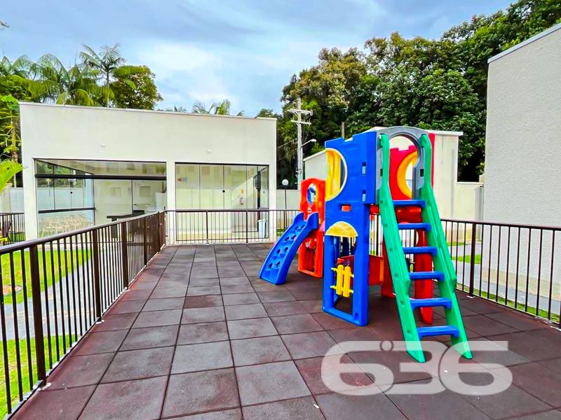 Descubra um verdadeiro tesouro imobiliário no acolhedor bairro de Vila Nova, em Joinville, Santa Catarina! Apresentamos este moderno apartamento, com um design contemporâneo e pronto para se tornar o seu novo lar.

O apartamento possui uma área construída de 73,70 m², oferecendo espaço de sobra para você viver com conforto e estilo. Composto por 2 dormitórios e um banheiro, traz a praticidade que você busca no dia a dia. A integração entre a sala de estar e jantar cria um ambiente convidativo, ideal para receber amigos e familiares. A cozinha, bem planejada, e as áreas de serviço completam os espaços internos, tornando a vida ainda mais prática.

Este imóvel se destaca não apenas pela infraestrutura interna, mas pelo conjunto de benefícios que o condomínio oferece. Com uma área de lazer completa, incluindo piscina e área de festas, você terá à disposição todo o entretenimento que precisa. A segurança é garantida com portão eletrônico, interfone, muro e cerca elétrica, além de vigilância 24 horas, permitindo que você desfrute de sua casa sem preocupações.

A localização é um dos grandes atrativos deste apartamento: situado próximo ao comércio local e rodeado por restaurantes e serviços essenciais. A facilidade de acesso a vias principais e ao transporte público torna a sua mobilidade pela cidade muito mais eficiente. Além disso, a proximidade com escolas é um diferencial para famílias que priorizam a educação de seus filhos.

Para complementar, o apartamento é pet-friendly, acolhendo muito bem o seu animal de estimação. E, por estar numa esquina, oferece mais tranquilidade e privacidade. 

Esta é a sua chance de morar em uma região valorizada e com estrutura completa. Quer saber mais? Entre em contato com a 636 Negócios Imobiliários, sua parceira há mais de 30 anos no mercado. Estamos à disposição para mostrar todos os detalhes deste imóvel e ajudar você a tomar a melhor decisão.

Não perca esta oportunidade única de adquirir um imóvel que conjuga modernidade, conforto e praticidade. 
 
636 NEGÓCIOS IMOBILIÁRIOS: A SUA MELHOR ESCOLHA
Com mais de 30 anos de experiência, a 636 Negócios Imobiliários é sua parceira ideal para encontrar o imóvel perfeito. Estamos prontos para ajudá-lo a fazer deste imóvel o seu novo lar.
 
Telefone: (47) 3451-0636
WhatsApp: (47) 99190-0636
 
Não perca esta oportunidade única. Visite nosso site para mais informações: i636.com.br