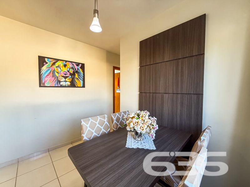 Desfrute de Conforto e Conveniência em Joinville!
Apresentamos um excelente apartamento no charmoso bairro Nova Brasília, em Joinville, SC. Este imóvel oferece a combinação perfeita de estilo moderno e funcionalidade, ideal para quem procura um lugar acolhedor para viver.
Detalhes do Apartamento:
Localizado em um edifício seguro, este apartamento possui uma área construída de 70,78 m², com espaços cuidadosamente planejados para oferecer conforto e praticidade. Conta com 2 amplos dormitórios, sendo uma suíte com closet que garante o espaço necessário para suas roupas e acessórios. Um verdadeiro refúgio para relaxar e renovar as energias!
A sala de estar integrada à sala de jantar proporciona um ambiente perfeito para receber amigos e familiares. A cozinha planejada permanece equipada, o que ajuda a transformar a experiência de cozinhar em um momento agradável e descomplicado.
Características Adicionais:
- 2 banheiros, garantindo mais conforto e privacidade.
- Sacada espaçosa para apreciar a vista.
- Área de serviço separada e planejada, facilitando o dia a dia.
- Garagem coberta, garantindo segurança para seu veículo.
- Conexão de internet por fibra óptica, ideal para quem trabalha em home office.
Segurança e Lazer:
O edifício possui vigilância eletrônica, interfone, portão eletrônico, alarme e cerca elétrica, tudo para garantir a tranquilidade de sua família. Por fim, uma churrasqueira está disponível para momentos de lazer e confraternização.
Localização Privilegiada:
A localização do imóvel é simplesmente fantástica! Próximo a importantes vias de acesso, você estará a poucos minutos de shoppings, escolas, hospitais, e transporte público, além de serviços públicos essenciais. Este é um local que combina a praticidade urbana com a tranquilidade do bairro Nova Brasília.
Oportunidade de Negócio:
Agende hoje mesmo uma visita e descubra o próximo capítulo de sua vida neste notável apartamento em Nova Brasília. Para mais informações, entre em contato conosco na 636 Negócios Imobiliários. Esperamos por você!
Com tudo isso, viver aqui se torna um sonho realizável. Não perca a oportunidade de fazer deste local o seu novo lar!
636 NEGÓCIOS IMOBILIÁRIOS: A SUA MELHOR ESCOLHA
Com mais de 30 anos de experiência, a 636 Negócios Imobiliários é sua parceira ideal para encontrar o imóvel perfeito. Estamos prontos para ajudá-lo a fazer deste imóvel o seu novo lar.
Telefone: (47) 3451-0636
WhatsApp: (47) 99190-0636
Não perca esta oportunidade única. Visite nosso site para mais informações: i636.com.br