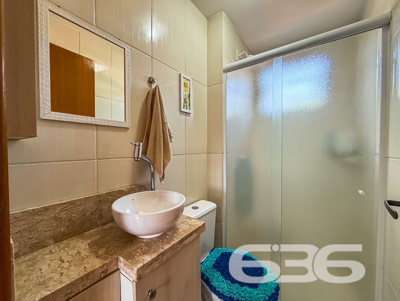 Desfrute de Conforto e Conveniência em Joinville!
Apresentamos um excelente apartamento no charmoso bairro Nova Brasília, em Joinville, SC. Este imóvel oferece a combinação perfeita de estilo moderno e funcionalidade, ideal para quem procura um lugar acolhedor para viver.
Detalhes do Apartamento:
Localizado em um edifício seguro, este apartamento possui uma área construída de 70,78 m², com espaços cuidadosamente planejados para oferecer conforto e praticidade. Conta com 2 amplos dormitórios, sendo uma suíte com closet que garante o espaço necessário para suas roupas e acessórios. Um verdadeiro refúgio para relaxar e renovar as energias!
A sala de estar integrada à sala de jantar proporciona um ambiente perfeito para receber amigos e familiares. A cozinha planejada permanece equipada, o que ajuda a transformar a experiência de cozinhar em um momento agradável e descomplicado.
Características Adicionais:
- 2 banheiros, garantindo mais conforto e privacidade.
- Sacada espaçosa para apreciar a vista.
- Área de serviço separada e planejada, facilitando o dia a dia.
- Garagem coberta, garantindo segurança para seu veículo.
- Conexão de internet por fibra óptica, ideal para quem trabalha em home office.
Segurança e Lazer:
O edifício possui vigilância eletrônica, interfone, portão eletrônico, alarme e cerca elétrica, tudo para garantir a tranquilidade de sua família. Por fim, uma churrasqueira está disponível para momentos de lazer e confraternização.
Localização Privilegiada:
A localização do imóvel é simplesmente fantástica! Próximo a importantes vias de acesso, você estará a poucos minutos de shoppings, escolas, hospitais, e transporte público, além de serviços públicos essenciais. Este é um local que combina a praticidade urbana com a tranquilidade do bairro Nova Brasília.
Oportunidade de Negócio:
Agende hoje mesmo uma visita e descubra o próximo capítulo de sua vida neste notável apartamento em Nova Brasília. Para mais informações, entre em contato conosco na 636 Negócios Imobiliários. Esperamos por você!
Com tudo isso, viver aqui se torna um sonho realizável. Não perca a oportunidade de fazer deste local o seu novo lar!
636 NEGÓCIOS IMOBILIÁRIOS: A SUA MELHOR ESCOLHA
Com mais de 30 anos de experiência, a 636 Negócios Imobiliários é sua parceira ideal para encontrar o imóvel perfeito. Estamos prontos para ajudá-lo a fazer deste imóvel o seu novo lar.
Telefone: (47) 3451-0636
WhatsApp: (47) 99190-0636
Não perca esta oportunidade única. Visite nosso site para mais informações: i636.com.br