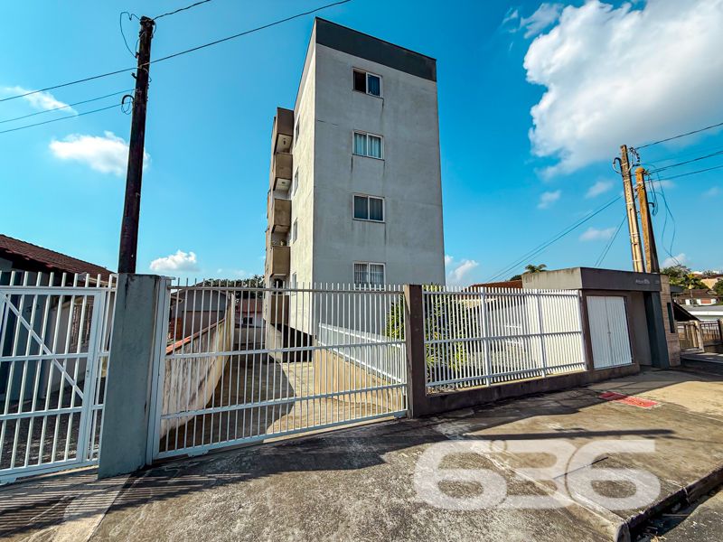 Desfrute de Conforto e Conveniência em Joinville!
Apresentamos um excelente apartamento no charmoso bairro Nova Brasília, em Joinville, SC. Este imóvel oferece a combinação perfeita de estilo moderno e funcionalidade, ideal para quem procura um lugar acolhedor para viver.
Detalhes do Apartamento:
Localizado em um edifício seguro, este apartamento possui uma área construída de 70,78 m², com espaços cuidadosamente planejados para oferecer conforto e praticidade. Conta com 2 amplos dormitórios, sendo uma suíte com closet que garante o espaço necessário para suas roupas e acessórios. Um verdadeiro refúgio para relaxar e renovar as energias!
A sala de estar integrada à sala de jantar proporciona um ambiente perfeito para receber amigos e familiares. A cozinha planejada permanece equipada, o que ajuda a transformar a experiência de cozinhar em um momento agradável e descomplicado.
Características Adicionais:
- 2 banheiros, garantindo mais conforto e privacidade.
- Sacada espaçosa para apreciar a vista.
- Área de serviço separada e planejada, facilitando o dia a dia.
- Garagem coberta, garantindo segurança para seu veículo.
- Conexão de internet por fibra óptica, ideal para quem trabalha em home office.
Segurança e Lazer:
O edifício possui vigilância eletrônica, interfone, portão eletrônico, alarme e cerca elétrica, tudo para garantir a tranquilidade de sua família. Por fim, uma churrasqueira está disponível para momentos de lazer e confraternização.
Localização Privilegiada:
A localização do imóvel é simplesmente fantástica! Próximo a importantes vias de acesso, você estará a poucos minutos de shoppings, escolas, hospitais, e transporte público, além de serviços públicos essenciais. Este é um local que combina a praticidade urbana com a tranquilidade do bairro Nova Brasília.
Oportunidade de Negócio:
Agende hoje mesmo uma visita e descubra o próximo capítulo de sua vida neste notável apartamento em Nova Brasília. Para mais informações, entre em contato conosco na 636 Negócios Imobiliários. Esperamos por você!
Com tudo isso, viver aqui se torna um sonho realizável. Não perca a oportunidade de fazer deste local o seu novo lar!
636 NEGÓCIOS IMOBILIÁRIOS: A SUA MELHOR ESCOLHA
Com mais de 30 anos de experiência, a 636 Negócios Imobiliários é sua parceira ideal para encontrar o imóvel perfeito. Estamos prontos para ajudá-lo a fazer deste imóvel o seu novo lar.
Telefone: (47) 3451-0636
WhatsApp: (47) 99190-0636
Não perca esta oportunidade única. Visite nosso site para mais informações: i636.com.br