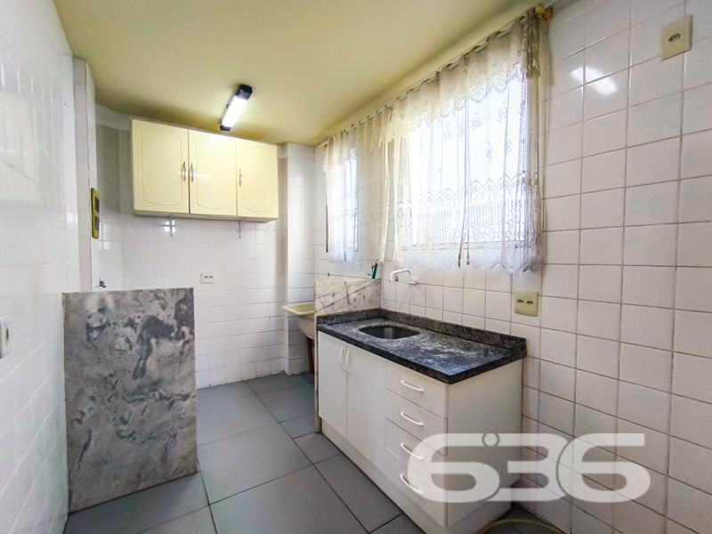 Descubra o lar dos seus sonhos em um dos bairros mais charmosos e procurados de Joinville: o maravilhoso Bairro América. Apresentamos um incrível apartamento à venda, que conjuga conforto, praticidade e localização privilegiada, pronto para receber você e sua família.
Este apartamento oferece um espaço aconchegante com 51,83m² de área construída. Ideal para quem aprecia ambientes bem distribuídos, o imóvel possui dois dormitórios que oferecem conforto e privacidade, um banheiro funcional, e uma sala de estar integrada à sala de jantar, proporcionando um ambiente perfeito para momentos de descontração e convivência.
A cozinha, com um layout otimizado, é ideal para aqueles que gostam de preparar suas refeições com praticidade. Outro destaque é o imóvel já contar com condicionadores de ar instalados, garantindo conforto térmico durante todo o ano.
O residencial é totalmente murado e cercado, oferecendo a segurança que você e sua família merecem, com o acesso facilitado por um portão eletrônico e um interfone. E mais: o apartamento possui uma garagem coberta, protegendo seu veículo dos intempéries climáticos.
Além de ser pet-friendly, permitindo a presença dos seus amados animais de estimação, o imóvel está localizado em uma rua pavimentada e próximo a vias de acesso principais, facilitando locomoção e acesso a diversas modalidades de transporte público. Para quem adora ter tudo à mão, o local apresenta proximidade com shoppings, escolas de qualidade, hospitais e diversos serviços públicos, tornando a rotina mais prática e agradável.
Esse apartamento é mais do que um imóvel à venda. É a oportunidade de viver com qualidade de vida em um dos melhores endereços de Joinville, SC. Não perca a chance de transformar este espaço no seu novo lar. Entre em contato conosco para mais informações e agende uma visita. Estamos à disposição para ajudar você a dar o próximo passo rumo à realização do seu sonho de morar bem!
636 NEGÓCIOS IMOBILIÁRIOS: A SUA MELHOR ESCOLHA
Com mais de 30 anos de experiência, a 636 Negócios Imobiliários é sua parceira ideal para encontrar o imóvel perfeito. Estamos prontos para ajudá-lo a fazer deste imóvel o seu novo lar.
Telefone: (47) 3451-0636
WhatsApp: (47) 99190-0636
Não perca esta oportunidade única. Visite nosso site para mais informações: i636.com.br