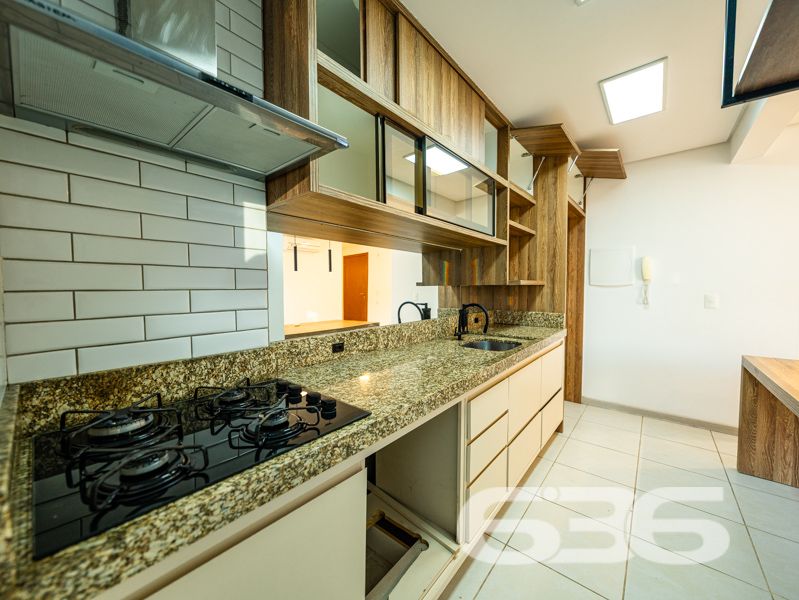 Localizado em um dos bairros mais desejados de Joinville, o Bom Retiro, este apartamento é a perfeita combinação de conforto, espaço e praticidade. Oferece uma experiência única de moradia em uma localização com infraestrutura completa, ideal para quem busca qualidade de vida.

Com uma área total de 106,19m², o apartamento dispõe de uma configuração que maximiza o espaço e funcionalidade. A ampla sala, integrada à copa e cozinha, cria um ambiente acolhedor para você e sua família desfrutarem de momentos únicos. A cozinha já vem equipada com móveis, oferecendo praticidade e elegância ao dia a dia.

O imóvel é composto por uma suíte confortável, um dormitório adicional, e dois banheiros, garantindo privacidade e conveniência aos moradores. As duas sacadas são um convite para relaxar e desfrutar da tranquilidade que o bairro proporciona. Os móveis embutidos e os condicionadores de ar que ficam no imóvel são um agradável bônus, tornando sua mudança ainda mais prática e conveniente.

Uma vaga de garagem coberta está inclusa, proporcionando proteção e segurança para o seu veículo. Além disso, a área de serviço é espaçosa e funcional, facilitando as tarefas cotidianas.

A região do Bom Retiro é conhecida por sua excelente infraestrutura, com fácil acesso a escolas, supermercados, farmácias e opções de lazer, tornando a sua rotina ainda mais prática. Além disso, a proximidade ao centro de Joinville significa ter todas as vantagens de uma metrópole dentro de um bairro residencial tranquilo e acolhedor.

Este imóvel está pronto para receber você de braços abertos. Seja para morar ou investir, esta é uma oportunidade imperdível de adquirir um excelente imóvel em Joinville.

Entre em contato com a 636 Negócios Imobiliários e venha conhecer pessoalmente! Não perca tempo e agende uma visita agora mesmo para conferir cada detalhe deste incrível apartamento. A chave para sua nova vida está aqui!
 
636 NEGÓCIOS IMOBILIÁRIOS: A SUA MELHOR ESCOLHA
Com mais de 30 anos de experiência, a 636 Negócios Imobiliários é sua parceira ideal para encontrar o imóvel perfeito. Estamos prontos para ajudá-lo a fazer deste imóvel o seu novo lar.
 
Telefone: (47) 3451-0636
WhatsApp: (47) 99190-0636
 
Não perca esta oportunidade única. Visite nosso site para mais informações: i636.com.br
