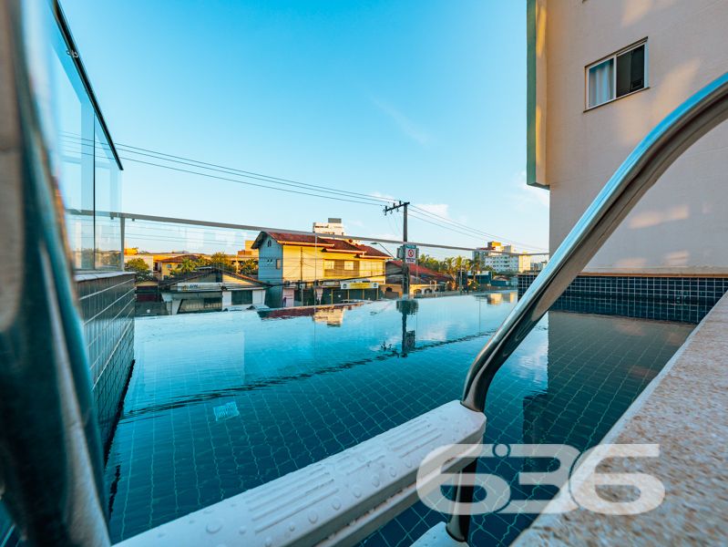 Localizado em um dos bairros mais desejados de Joinville, o Bom Retiro, este apartamento é a perfeita combinação de conforto, espaço e praticidade. Oferece uma experiência única de moradia em uma localização com infraestrutura completa, ideal para quem busca qualidade de vida.

Com uma área total de 106,19m², o apartamento dispõe de uma configuração que maximiza o espaço e funcionalidade. A ampla sala, integrada à copa e cozinha, cria um ambiente acolhedor para você e sua família desfrutarem de momentos únicos. A cozinha já vem equipada com móveis, oferecendo praticidade e elegância ao dia a dia.

O imóvel é composto por uma suíte confortável, um dormitório adicional, e dois banheiros, garantindo privacidade e conveniência aos moradores. As duas sacadas são um convite para relaxar e desfrutar da tranquilidade que o bairro proporciona. Os móveis embutidos e os condicionadores de ar que ficam no imóvel são um agradável bônus, tornando sua mudança ainda mais prática e conveniente.

Uma vaga de garagem coberta está inclusa, proporcionando proteção e segurança para o seu veículo. Além disso, a área de serviço é espaçosa e funcional, facilitando as tarefas cotidianas.

A região do Bom Retiro é conhecida por sua excelente infraestrutura, com fácil acesso a escolas, supermercados, farmácias e opções de lazer, tornando a sua rotina ainda mais prática. Além disso, a proximidade ao centro de Joinville significa ter todas as vantagens de uma metrópole dentro de um bairro residencial tranquilo e acolhedor.

Este imóvel está pronto para receber você de braços abertos. Seja para morar ou investir, esta é uma oportunidade imperdível de adquirir um excelente imóvel em Joinville.

Entre em contato com a 636 Negócios Imobiliários e venha conhecer pessoalmente! Não perca tempo e agende uma visita agora mesmo para conferir cada detalhe deste incrível apartamento. A chave para sua nova vida está aqui!
 
636 NEGÓCIOS IMOBILIÁRIOS: A SUA MELHOR ESCOLHA
Com mais de 30 anos de experiência, a 636 Negócios Imobiliários é sua parceira ideal para encontrar o imóvel perfeito. Estamos prontos para ajudá-lo a fazer deste imóvel o seu novo lar.
 
Telefone: (47) 3451-0636
WhatsApp: (47) 99190-0636
 
Não perca esta oportunidade única. Visite nosso site para mais informações: i636.com.br