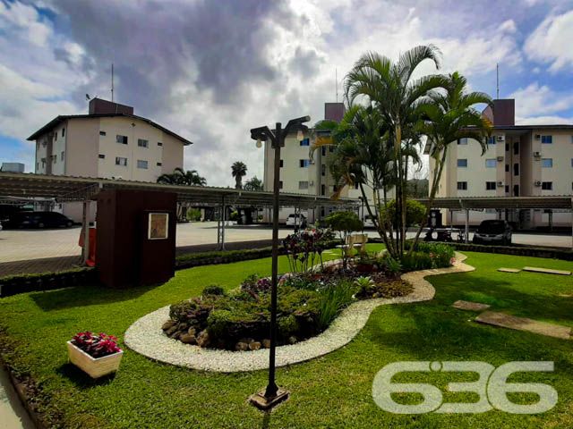 Apresentamos uma excelente oportunidade de adquirir um lindo apartamento, localizado no bairro Saguaçu, um dos mais valorizados e tranquilos de Joinville. Este imóvel é perfeito para quem busca conforto, segurança e uma ampla infraestrutura de lazer para toda a família.
Localizado em um dos bairros mais desejados de Joinville, este imóvel térreo de 47,71m², oferece toda a comodidade que você e sua família merecem. Com dois dormitórios, sala de estar e jantar integradas, e uma cozinha prática e funcional, o apartamento está pronto para morar.
Além das áreas comuns bem cuidadas, você encontrará uma ampla área de lazer com playground para as crianças, quadra de esportes e um salão de festas espaçoso, perfeito para reunir amigos e familiares em momentos especiais. O ambiente é cercado de verde e traz um ar de tranquilidade e bem-estar, ideal para quem busca qualidade de vida.
Localizado em uma rua pavimentada, o apartamento possui fácil acesso aos principais pontos da cidade, garantindo praticidade no dia a dia. Próximo a escolas, supermercados, farmácias e comércio em geral, você terá tudo o que precisa a poucos minutos de distância.
Destaques do Imóvel:
2 dormitórios;
Sala de estar e jantar integradas;
Cozinha;
Banheiro social;
Garagem descoberta;
Condomínio com playground, quadra de esportes e salão de festas;
Localização privilegiada no bairro Saguaçu, próximo ao centro e com fácil acesso aos principais pontos de Joinville.
Não perca essa oportunidade única de morar em um condomínio tranquilo, seguro e com excelente infraestrutura. Agende já uma visita e venha conhecer este belo apartamento que pode ser o novo lar da sua família!
Entre em contato agora mesmo com um de nossos corretores e descubra como é fácil realizar o sonho de ter o seu próprio imóvel com a 636 Negócios Imobiliários!
636 NEGÓCIOS IMOBILIÁRIOS: A SUA MELHOR ESCOLHA
Com mais de 30 anos de experiência, a 636 Negócios Imobiliários é sua parceira ideal para encontrar o imóvel perfeito. Estamos prontos para ajudá-lo a fazer deste imóvel o seu novo lar.
Telefone: (47) 3451-0636
WhatsApp: (47) 99190-0636
Não perca esta oportunidade única. Visite nosso site para mais informações: i636.com.br