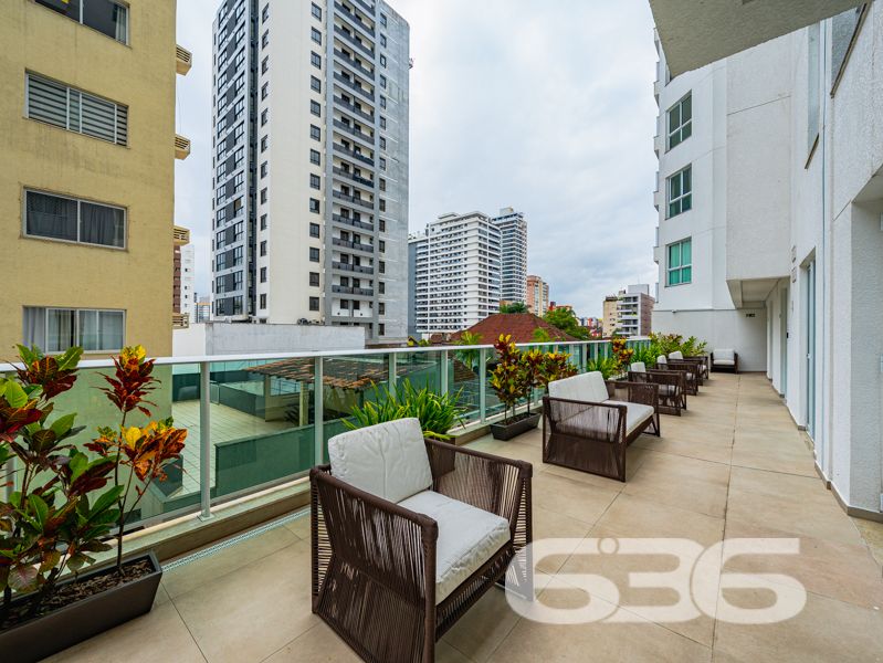 APARTAMENTO DE LUXO EM FRENTE AO 62º BATALHÃO DE INFANTARIA, JOINVILLE SC - UMA LOCALIZAÇÃO INCOMPARÁVEL
Bem-vindo ao Cosmopolitan, o empreendimento inspirado na vibrante Miami, projetado para tornar o seu mundo ainda mais especial. Nosso objetivo é proporcionar a você uma experiência de vida única, onde a elegância, a sofisticação e a exclusividade estão presentes em cada detalhe.
Cada apartamento deste empreendimento oferece vistas incríveis e o máximo de conforto, para que você possa relaxar, descobrir e explorar novas experiências. Cada aspecto do acabamento foi cuidadosamente planejado, garantindo um ambiente harmonioso e acolhedor.
Os pisos laminados/vinílicos e em porcelanato, a varanda com churrasqueira, a infraestrutura para ar-condicionado split na sala e nos quartos, portas, rodapés e caixilhos na cor branca, massa corrida e teto rebaixado em gesso em todo o apartamento são alguns dos diferenciais que fazem do Cosmopolitan um lugar especial.
Para nós, infraestrutura é fundamental. Por isso, entregamos um edifício completo com aquecimento a gás, coleta seletiva de lixo, bicicletário, 5 elevadores, internet wireless em todo o condomínio, portaria com segurança eletrônica e espaços de lazer entregues decorados e equipados. Além disso, temos também 5 lojas com mezanino e áreas privativas que variam de 95m² a 231m², mais um Boulevard com Deck + estacionamento.
Conta ainda com quiosque com churrasqueira, piscina aquecida, brinquedoteca, espaço gourmet, espaço fitness, hall social, salão de festas, salão de jogos, vestiários feminino e masculino, quadra poliesportiva, playground, praça, biblioteca/escritório, sala de cinema, espaço zen e sauna.
Nós acreditamos que a vida é feita de momentos especiais e queremos ajudar você a criar os seus no Cosmopolitan. Viva em um lugar único, onde a elegância e o conforto se encontram em um ambiente moderno e sofisticado.
Venha conhecer o empreendimento que vai mudar a sua vida. Agende agora mesmo uma visita e surpreenda-se!
Fale conosco e saiba mais:
Telefone: (47) 3451-0636
WhatsApp: (47) 99190-0636
Imobiliária 636.