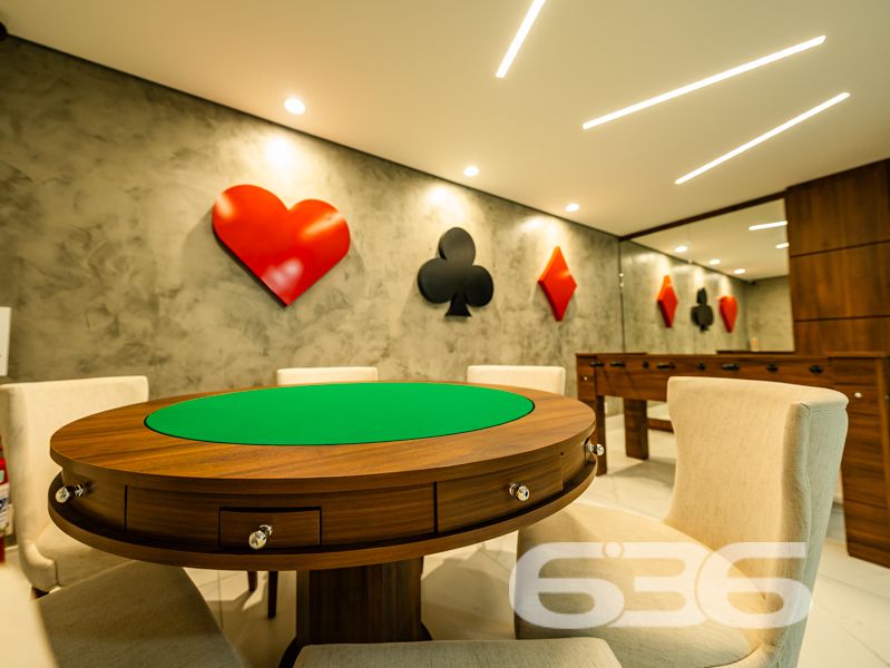 APARTAMENTO DE LUXO EM FRENTE AO 62º BATALHÃO DE INFANTARIA, JOINVILLE SC - UMA LOCALIZAÇÃO INCOMPARÁVEL
Bem-vindo ao Cosmopolitan, o empreendimento inspirado na vibrante Miami, projetado para tornar o seu mundo ainda mais especial. Nosso objetivo é proporcionar a você uma experiência de vida única, onde a elegância, a sofisticação e a exclusividade estão presentes em cada detalhe.
Cada apartamento deste empreendimento oferece vistas incríveis e o máximo de conforto, para que você possa relaxar, descobrir e explorar novas experiências. Cada aspecto do acabamento foi cuidadosamente planejado, garantindo um ambiente harmonioso e acolhedor.
Os pisos laminados/vinílicos e em porcelanato, a varanda com churrasqueira, a infraestrutura para ar-condicionado split na sala e nos quartos, portas, rodapés e caixilhos na cor branca, massa corrida e teto rebaixado em gesso em todo o apartamento são alguns dos diferenciais que fazem do Cosmopolitan um lugar especial.
Para nós, infraestrutura é fundamental. Por isso, entregamos um edifício completo com aquecimento a gás, coleta seletiva de lixo, bicicletário, 5 elevadores, internet wireless em todo o condomínio, portaria com segurança eletrônica e espaços de lazer entregues decorados e equipados. Além disso, temos também 5 lojas com mezanino e áreas privativas que variam de 95m² a 231m², mais um Boulevard com Deck + estacionamento.
Conta ainda com quiosque com churrasqueira, piscina aquecida, brinquedoteca, espaço gourmet, espaço fitness, hall social, salão de festas, salão de jogos, vestiários feminino e masculino, quadra poliesportiva, playground, praça, biblioteca/escritório, sala de cinema, espaço zen e sauna.
Nós acreditamos que a vida é feita de momentos especiais e queremos ajudar você a criar os seus no Cosmopolitan. Viva em um lugar único, onde a elegância e o conforto se encontram em um ambiente moderno e sofisticado.
Venha conhecer o empreendimento que vai mudar a sua vida. Agende agora mesmo uma visita e surpreenda-se!
Fale conosco e saiba mais:
Telefone: (47) 3451-0636
WhatsApp: (47) 99190-0636
Imobiliária 636.