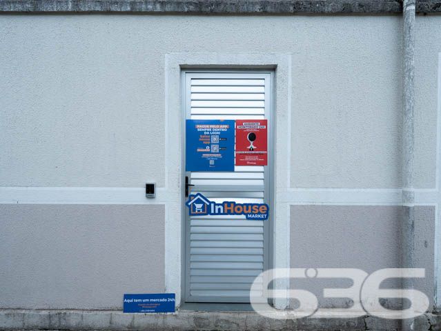 Excelente Oportunidade! Apartamento à Venda no Vila Nova, Joinville

Venha descobrir o seu novo lar no coração do bairro Vila Nova, em Joinville! Apresentamos um incrível apartamento de 2 dormitórios situado em um condomínio fechado com toda a infraestrutura e lazer que você e sua família merecem. Este é o local ideal para viver com segurança, conforto e praticidade, além de oferecer condições especiais de pagamento.

Características do Imóvel:

- Área Construída: Com uma área total de 48,78m², este apartamento apresenta um excelente aproveitamento dos espaços.
- 2 Dormitórios: Perfeito para pequenas famílias, casais ou para quem deseja montar um home office.

Condomínio Completo:

O condomínio oferece uma gama de opções de lazer que garantem diversão para toda a família, incluindo piscina, área verde e espaços dedicados ao bem-estar. Perfeito para quem busca qualidade de vida sem abrir mão de estar perto de tudo.

Localização Privilegiada:

Residindo no melhor do Vila Nova, você estará a apenas alguns km da Expoville, com fácil acesso ao Binário e próximo a tudo que você precisa, como terminais de ônibus, Caixa Econômica e o Mercado. Toda essa conveniência em uma rua pavimentada, que oferece praticidade e rapidez ao seu dia a dia.

Não perca essa oportunidade única de viver no Vila Nova, uma região em forte desenvolvimento e alto potencial de valorização. Este é o momento ideal para investir em um imóvel que oferece tudo que você sempre desejou: localização, lazer, segurança e comodidade.

Entre em contato hoje mesmo com a 636 Negócios Imobiliários e agende sua visita para conhecer de perto esse excelente apartamento. Estamos à disposição para oferecer mais informações e auxiliar você a conquistar o imóvel dos seus sonhos.

Visite e Surpreenda-se:

Este é um convite para transformar o que é um sonho em realidade. Aguardamos seu contato para proporcionar a você e sua família o melhor em moradia e bem-estar, em um dos bairros mais desejados de Joinville. Sua nova vida começa aqui, no Vila Nova!
 
636 NEGÓCIOS IMOBILIÁRIOS: A SUA MELHOR ESCOLHA
Com mais de 30 anos de experiência, a 636 Negócios Imobiliários é sua parceira ideal para encontrar o imóvel perfeito. Estamos prontos para ajudá-lo a fazer deste imóvel o seu novo lar.
 
Telefone: (47) 3451-0636
WhatsApp: (47) 99190-0636
 
Não perca esta oportunidade única. Visite nosso site para mais informações: i636.com.br