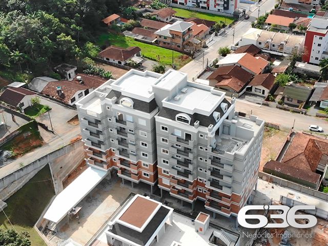 APARTAMENTO MOBILIADO DE ALTO PADRÃO NO COSTA E SILVA - ESTUDA PERMUTA
Descubra o que é viver em um apartamento totalmente mobiliado e decorado com requinte no bairro Costa e Silva. Este imóvel oferece 1 suíte e mais 1 quarto, ambos com cama e armários, além de uma sala de estar e jantar completamente equipada. Com uma vaga de garagem e opção para uma segunda, você terá todo o espaço que precisa para uma vida confortável e segura.
DETALHES QUE FAZEM A DIFERENÇA:
O apartamento conta com rebaixo em gesso e iluminação diferenciada, criando um ambiente sofisticado e acolhedor. O piso laminado e o isolamento acústico garantem conforto em cada passo. A cozinha, completa com móveis e eletrodomésticos, se conecta a uma ampla sacada com churrasqueira, perfeita para momentos de lazer.
LOCALIZAÇÃO E INFRAESTRUTURA:
Localizado no bairro Costa e Silva, você estará próximo a todas as conveniências e comodidades que o bairro tem a oferecer. O empreendimento ainda conta com Salão de Festas, Espaço Gourmet, Sala de Jogos, Academia e Piscina, todas as áreas comuns equipadas e decoradas para seu total conforto.
ESCOLHA A 636 NEGÓCIOS IMOBILIÁRIOS:
Com mais de 30 anos de experiência no mercado imobiliário, a 636 Negócios Imobiliários é a escolha certa para uma transação segura e eficiente. Entre em contato conosco para mais informações e agende sua visita hoje mesmo.
Telefone: (47) 3451-0636
WhatsApp: (47) 99190-0636