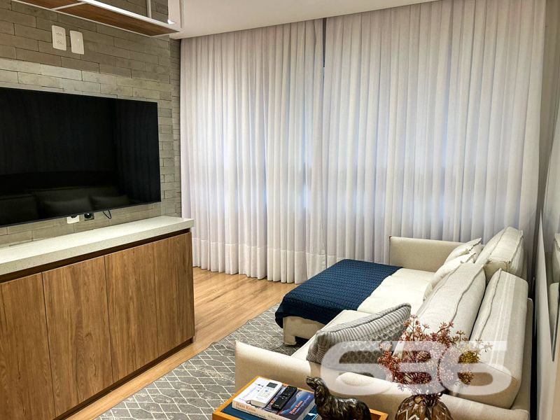LINDO APARTAMENTO COM SUÍTE + 2 QUARTOS NO BAIRRO GLÓRIA
Este há de ser um ótimo imóvel, o qual, contando com 115m² de área total e 74m² privativos, apresenta em seu layout 1 suíte, 2 dormitórios, sacada com churrasqueira, home office, sala, copa e cozinha conjugadas, banheiro e 2 vagas de garagem coberta.
Em suas áreas comuns, será possível usufruir de piscina aquecida por energia solar, quadra poliesportiva, playground, academia, salão de festas, quiosque, espaço pet, 2 elevadores por torre e elevador panorâmico com acesso pela Rua Quinze de Novembro. Do mesmo modo, há de ter estrutura equipada com monitoramento privado e portão eletrônico.
O imóvel se beneficiará da proximidade de restaurantes, lanchonetes, transporte público, supermercados, escolas e estabelecimentos comerciais em geral.
Ficou interessado? O que você está esperando!? Entre já em contato com a 636 e agende sua visita para conhecer pessoalmente este imóvel!
Consulte um de nossos corretores e saiba mais:
Telefone| 47 3451-0636
WhatsApp| 47 99190-0636
Imobiliária 636.