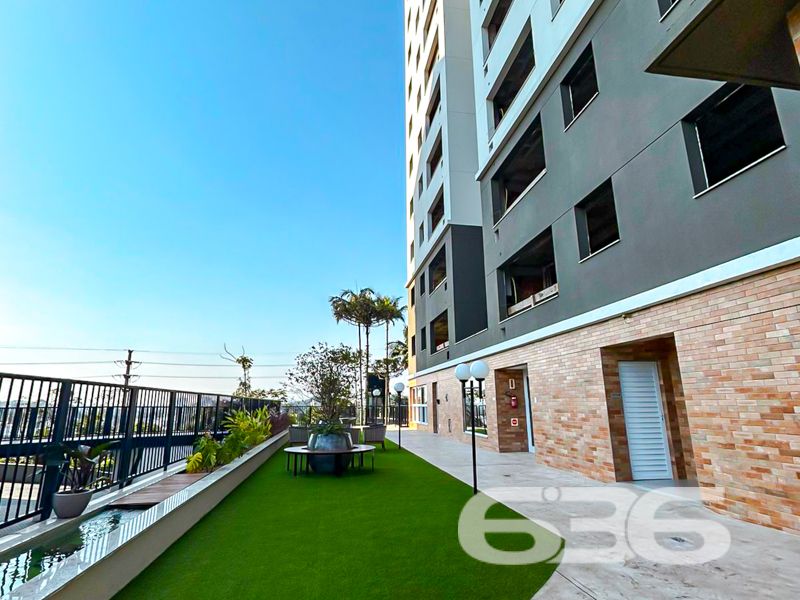 LINDO APARTAMENTO COM SUÍTE + 2 QUARTOS NO BAIRRO GLÓRIA
Este há de ser um ótimo imóvel, o qual, contando com 115m² de área total e 74m² privativos, apresenta em seu layout 1 suíte, 2 dormitórios, sacada com churrasqueira, home office, sala, copa e cozinha conjugadas, banheiro e 2 vagas de garagem coberta.
Em suas áreas comuns, será possível usufruir de piscina aquecida por energia solar, quadra poliesportiva, playground, academia, salão de festas, quiosque, espaço pet, 2 elevadores por torre e elevador panorâmico com acesso pela Rua Quinze de Novembro. Do mesmo modo, há de ter estrutura equipada com monitoramento privado e portão eletrônico.
O imóvel se beneficiará da proximidade de restaurantes, lanchonetes, transporte público, supermercados, escolas e estabelecimentos comerciais em geral.
Ficou interessado? O que você está esperando!? Entre já em contato com a 636 e agende sua visita para conhecer pessoalmente este imóvel!
Consulte um de nossos corretores e saiba mais:
Telefone| 47 3451-0636
WhatsApp| 47 99190-0636
Imobiliária 636.