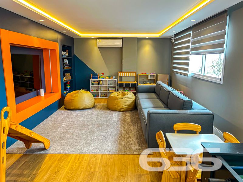 LINDO APARTAMENTO COM SUÍTE + 2 QUARTOS NO BAIRRO GLÓRIA
Este há de ser um ótimo imóvel, o qual, contando com 115m² de área total e 74m² privativos, apresenta em seu layout 1 suíte, 2 dormitórios, sacada com churrasqueira, home office, sala, copa e cozinha conjugadas, banheiro e 2 vagas de garagem coberta.
Em suas áreas comuns, será possível usufruir de piscina aquecida por energia solar, quadra poliesportiva, playground, academia, salão de festas, quiosque, espaço pet, 2 elevadores por torre e elevador panorâmico com acesso pela Rua Quinze de Novembro. Do mesmo modo, há de ter estrutura equipada com monitoramento privado e portão eletrônico.
O imóvel se beneficiará da proximidade de restaurantes, lanchonetes, transporte público, supermercados, escolas e estabelecimentos comerciais em geral.
Ficou interessado? O que você está esperando!? Entre já em contato com a 636 e agende sua visita para conhecer pessoalmente este imóvel!
Consulte um de nossos corretores e saiba mais:
Telefone| 47 3451-0636
WhatsApp| 47 99190-0636
Imobiliária 636.