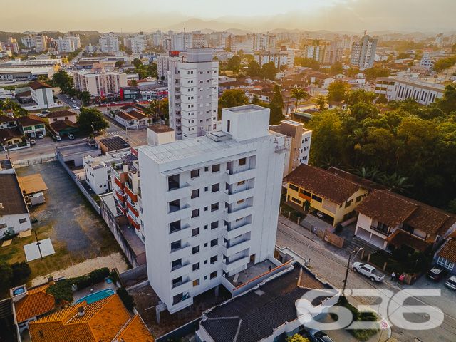 BELÍSSIMO APARTAMENTO COM 3 SUÍTES, NO BAIRRO SAGU