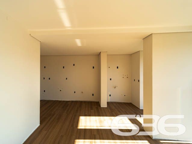 BELO APARTAMENTO NO BAIRRO ANITA GARIBALDI

Reunindo modernidade e graciosidade, este é um ótimo imóvel para se morar!
Para seu maior conforto e acomodação, o apartamento é muito bem dividido, composto por uma extraordinária suíte aconchegante e confortável. Completando o imóvel com uma área de serviço e amplos espaços para aproveitar bons momentos de descanso e lazer, tudo muito bem construído em prol do seu bem-estar.

No local ainda há uma fantástica e relaxante piscina-raia aquecida com 14 metros de comprimento, além de lindas áreas externas, espaço gourmet totalmente mobiliado, academia equipada, brinquedoteca para as crianças e ótimas bicicletas compartilhadas, sem contar o bicicletário disponível com muita segurança.

E por falar em segurança, é exatamente o que não falta nesse maravilhoso condomínio. Há uma gestão de controle de acesso com gerenciamento de dados e controle de acessos de moradores e ocorrências. Também, conta com uma portaria remota inteligente, garantindo eficiência, economia e segurança 24 horas por dia.

Se você deseja facilidade e comodidade, existe também ponto de recarga para carro elétrico e medições individuais de água e gás nos apartamentos.

Possui 1 vaga de garagem coberta.

São 60m² de área total de um imóvel situado no bairro Anita Garibaldi, em excelente localização, próximo de grandes estabelecimentos e comércios que facilitam seu dia a dia, com fácil acesso às principais vias e bairros da região e a cerca de 5 minutinhos do centro da cidade.

Consulte um de nossos corretores e saiba mais sobre esse vantajoso apartamento. Esperamos por você!

Telefone: (47) 3451-0636
WhatsApp: (47) 99190-0636

Imobiliária 636.