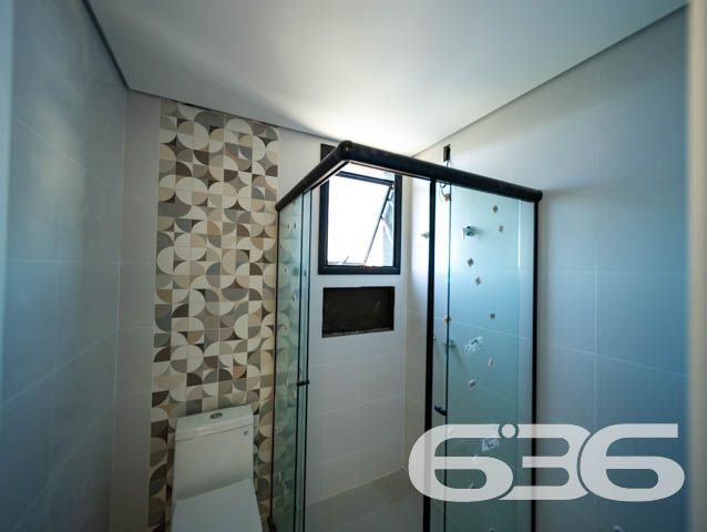 BELO APARTAMENTO NO BAIRRO ANITA GARIBALDI

Reunindo modernidade e graciosidade, este é um ótimo imóvel para se morar!
Para seu maior conforto e acomodação, o apartamento é muito bem dividido, composto por uma extraordinária suíte aconchegante e confortável. Completando o imóvel com uma área de serviço e amplos espaços para aproveitar bons momentos de descanso e lazer, tudo muito bem construído em prol do seu bem-estar.

No local ainda há uma fantástica e relaxante piscina-raia aquecida com 14 metros de comprimento, além de lindas áreas externas, espaço gourmet totalmente mobiliado, academia equipada, brinquedoteca para as crianças e ótimas bicicletas compartilhadas, sem contar o bicicletário disponível com muita segurança.

E por falar em segurança, é exatamente o que não falta nesse maravilhoso condomínio. Há uma gestão de controle de acesso com gerenciamento de dados e controle de acessos de moradores e ocorrências. Também, conta com uma portaria remota inteligente, garantindo eficiência, economia e segurança 24 horas por dia.

Se você deseja facilidade e comodidade, existe também ponto de recarga para carro elétrico e medições individuais de água e gás nos apartamentos.

Possui 1 vaga de garagem coberta.

São 60m² de área total de um imóvel situado no bairro Anita Garibaldi, em excelente localização, próximo de grandes estabelecimentos e comércios que facilitam seu dia a dia, com fácil acesso às principais vias e bairros da região e a cerca de 5 minutinhos do centro da cidade.

Consulte um de nossos corretores e saiba mais sobre esse vantajoso apartamento. Esperamos por você!

Telefone: (47) 3451-0636
WhatsApp: (47) 99190-0636

Imobiliária 636.