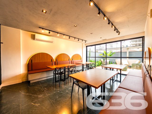 BELÍSSIMO APARTAMENTO COM SUÍTE + QUARTO NO BAIRRO SAGUAÇU

Este será um belo e amplo apartamento situado em excelente localização para se viver!

Sua composição contará com cômodos muito bem distribuídos e arejados, sendo uma maravilhosa suíte + um dormitório super confortável, sala de estar, cozinha e banheiro social.

São aproximadamente 109m² de área total, totalmente averbada, de um apartamento situado em um magnífico edifício, com hall social, elevador e demais comodidades. Seus detalhes modernos e acabamentos impecáveis trarão uma atmosfera exuberante no ambiente.

O local ainda possuirá espaço fitness, lounge e um incrível salão de festas com churrasqueira para seu tempo de lazer ser ainda mais especial.

Contará com 1 vaga de garagem coberta, portão eletrônico e interfone para sua maior segurança e bem-estar.

Com localização privilegiada próxima ao centro e à região norte de Joinville. Quem mora no bairro Saguaçu tem, pertinho de casa, tudo o que precisa para tornar sua vida mais fácil, como: supermercado, farmácia, restaurantes, escolas, agência bancária e qualquer outro serviço que você possa imaginar. 

Aproveite essa grande oportunidade! Venha viver histórias incríveis aqui!

Esperamos por você!

Previsão de entrega: 04/2024.

Fale conosco:
Telefone: (47) 3451-0636
WhatsApp: (47) 99190-0636

Imobiliária 636.
