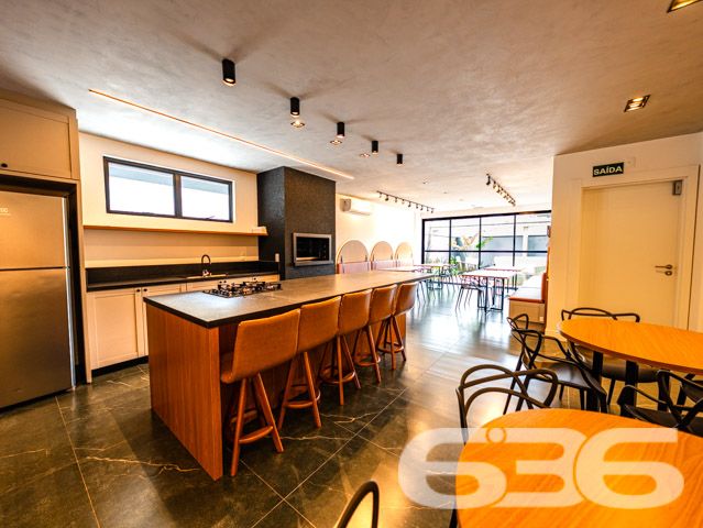 BELÍSSIMO APARTAMENTO COM SUÍTE + QUARTO NO BAIRRO SAGUAÇU

Este será um belo e amplo apartamento situado em excelente localização para se viver!

Sua composição contará com cômodos muito bem distribuídos e arejados, sendo uma maravilhosa suíte + um dormitório super confortável, sala de estar, cozinha e banheiro social.

São aproximadamente 109m² de área total, totalmente averbada, de um apartamento situado em um magnífico edifício, com hall social, elevador e demais comodidades. Seus detalhes modernos e acabamentos impecáveis trarão uma atmosfera exuberante no ambiente.

O local ainda possuirá espaço fitness, lounge e um incrível salão de festas com churrasqueira para seu tempo de lazer ser ainda mais especial.

Contará com 1 vaga de garagem coberta, portão eletrônico e interfone para sua maior segurança e bem-estar.

Com localização privilegiada próxima ao centro e à região norte de Joinville. Quem mora no bairro Saguaçu tem, pertinho de casa, tudo o que precisa para tornar sua vida mais fácil, como: supermercado, farmácia, restaurantes, escolas, agência bancária e qualquer outro serviço que você possa imaginar. 

Aproveite essa grande oportunidade! Venha viver histórias incríveis aqui!

Esperamos por você!

Previsão de entrega: 04/2024.

Fale conosco:
Telefone: (47) 3451-0636
WhatsApp: (47) 99190-0636

Imobiliária 636.
