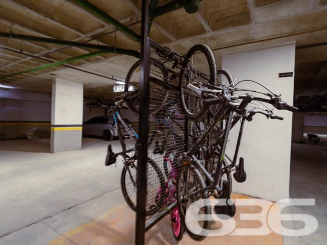 SEU NOVO LAR! APARTAMENTO COM SUÍTE + QUARTO NO BAIRRO ANITA GARIBALDI - ESTUDA PERMUTA

Este é um belíssimo imóvel com 63,32m² privativos, tendo em sua composição 2 dormitórios confortáveis (sendo uma suíte), sala de estar e sala de jantar, copa e cozinha conjugada, banheiro social e uma ótima sacada com churrasqueira - para aproveitar bons momentos ao lado de pessoas especiais. 

E para melhorar seus momentos de lazer e descontração, o residencial ainda possui espaço zen, espaço fitness, piscina, brinquedoteca e playground para as crianças, gazebo, pergolado, praça, pista de caminhada, quiosque com churrasqueira, salão de festas com espaço gourmet e salão de jogos para aproveitar com a galera!

Situado em um dos melhores bairros da cidade, onde você encontra tudo o que mais deseja a poucos passos do seu lar. 

Conta com uma vaga de garagem coberta.

Não perca tempo! Viva a vida que você merece.

Previsão de entrega: 10/2024.

Fale conosco e saiba mais:
Telefone: (47) 3451-0636
WhatsApp: (47) 99190-0636

Imobiliária 636. 