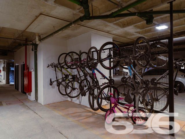 SEU NOVO LAR! APARTAMENTO COM SUÍTE + QUARTO NO BAIRRO ANITA GARIBALDI - ESTUDA PERMUTA

Este é um belíssimo imóvel com 63,32m² privativos, tendo em sua composição 2 dormitórios confortáveis (sendo uma suíte), sala de estar e sala de jantar, copa e cozinha conjugada, banheiro social e uma ótima sacada com churrasqueira - para aproveitar bons momentos ao lado de pessoas especiais. 

E para melhorar seus momentos de lazer e descontração, o residencial ainda possui espaço zen, espaço fitness, piscina, brinquedoteca e playground para as crianças, gazebo, pergolado, praça, pista de caminhada, quiosque com churrasqueira, salão de festas com espaço gourmet e salão de jogos para aproveitar com a galera!

Situado em um dos melhores bairros da cidade, onde você encontra tudo o que mais deseja a poucos passos do seu lar. 

Conta com uma vaga de garagem coberta.

Não perca tempo! Viva a vida que você merece.

Previsão de entrega: 10/2024.

Fale conosco e saiba mais:
Telefone: (47) 3451-0636
WhatsApp: (47) 99190-0636

Imobiliária 636. 