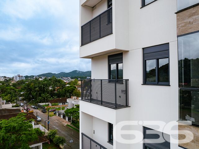 APARTAMENTO COM SUÍTE + 2 QUARTOS NO BAIRRO SANTO 