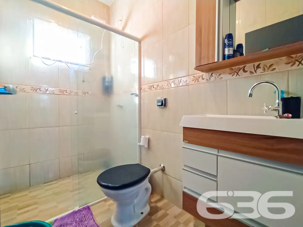 BELÍSSIMA CASA COM PISCINA E ÁREA DE FESTAS PRÓXIM