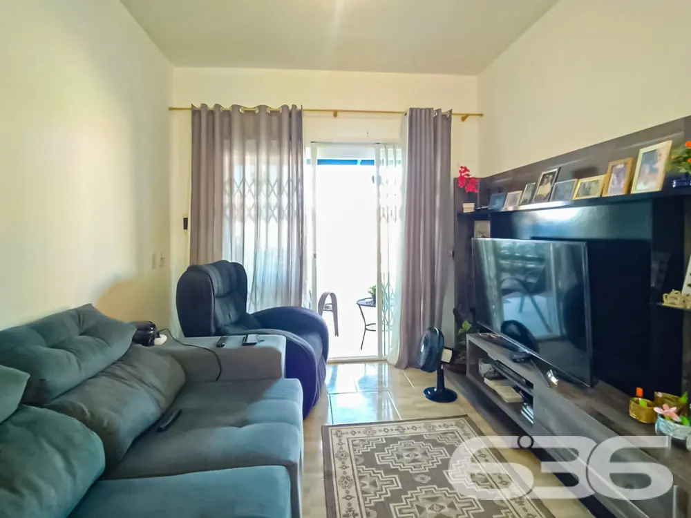 BELÍSSIMA CASA COM PISCINA E ÁREA DE FESTAS PRÓXIM