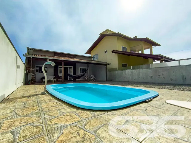 Casa à Venda em Balneário Barra do Sul - Perfeita