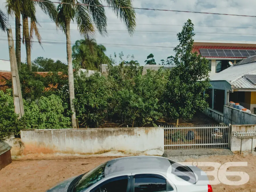 TERRENO À VENDA EM BALNEÁRIO BARRA DO SUL
Terreno