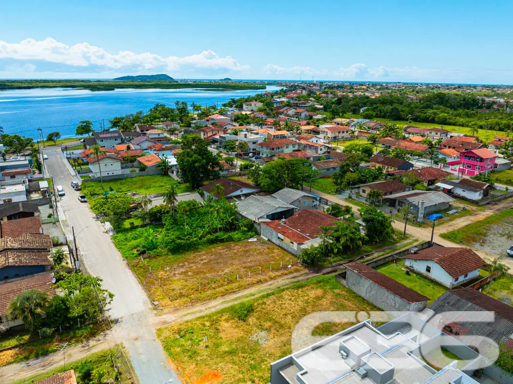 Oportunidade Imperdível: Terreno Amplo em Balneári