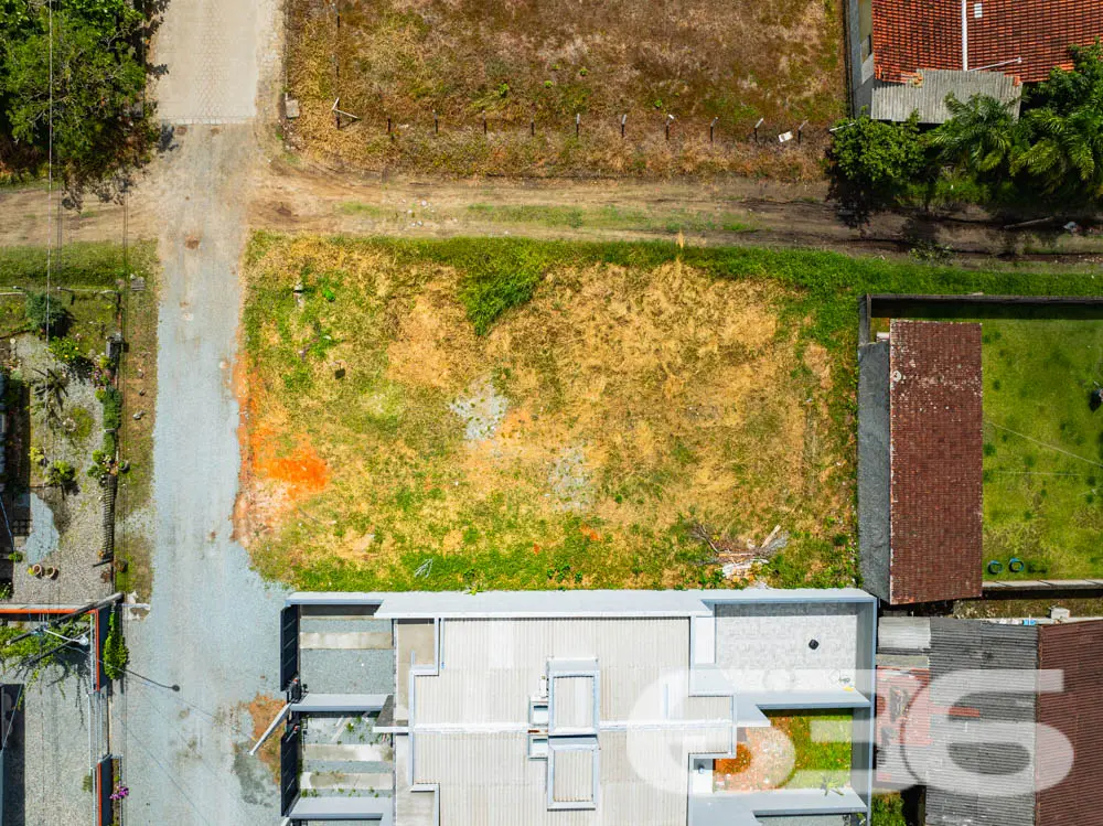 Oportunidade Imperdível: Terreno Amplo em Balneári